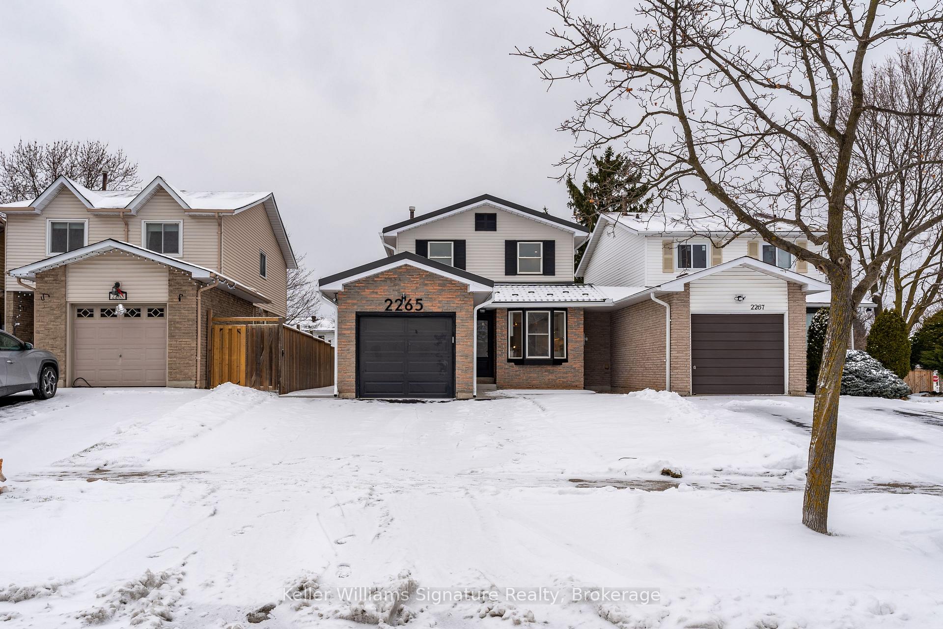 Photo 2 of 2265 Middlesmoor Crescent, Burlington, Brant Hills — HOMEH