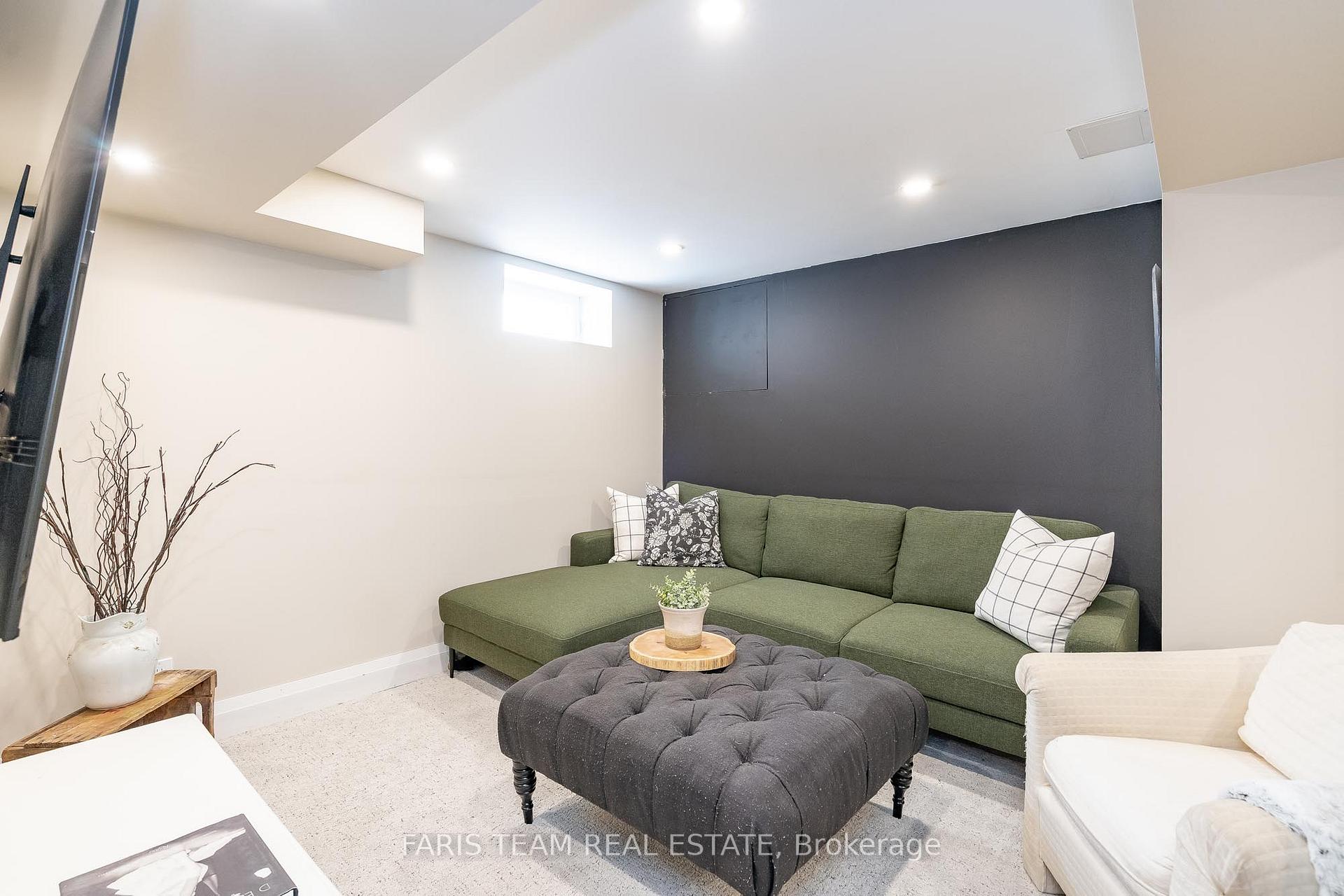 Photo 13 of 150 Clapperton Street, Barrie, Wellington — HOMEH