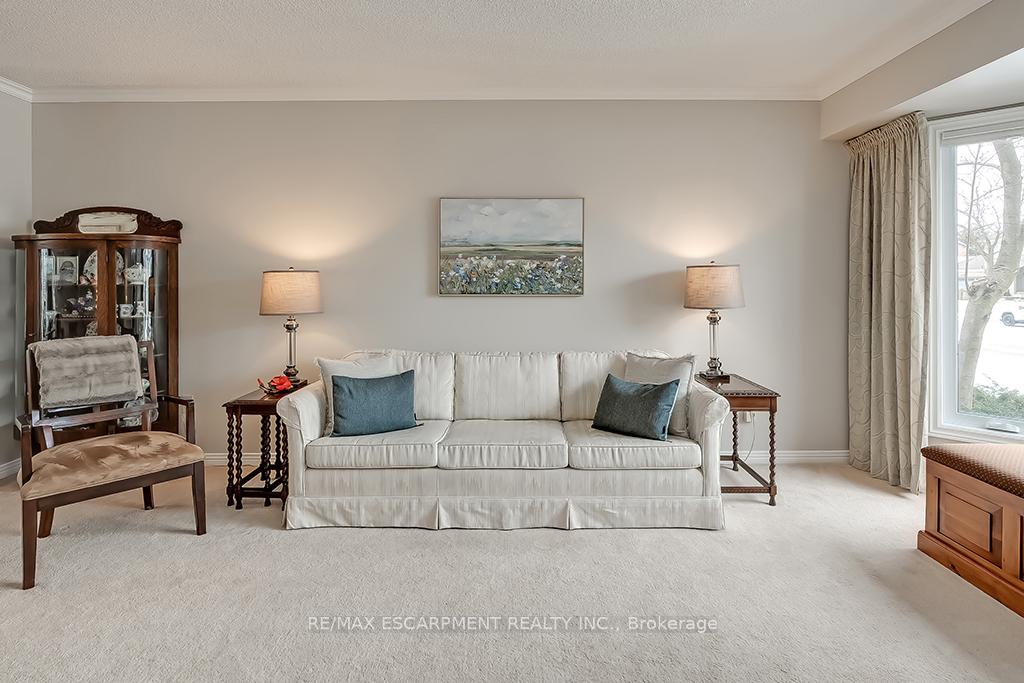Photo 3 of 4152 Millcroft Park Drive, Burlington, Rose — HOMEH