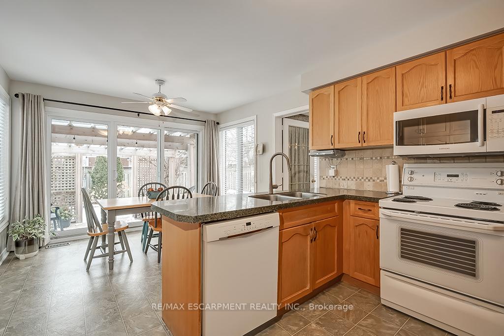 Photo 13 of 4152 Millcroft Park Drive, Burlington, Rose — HOMEH