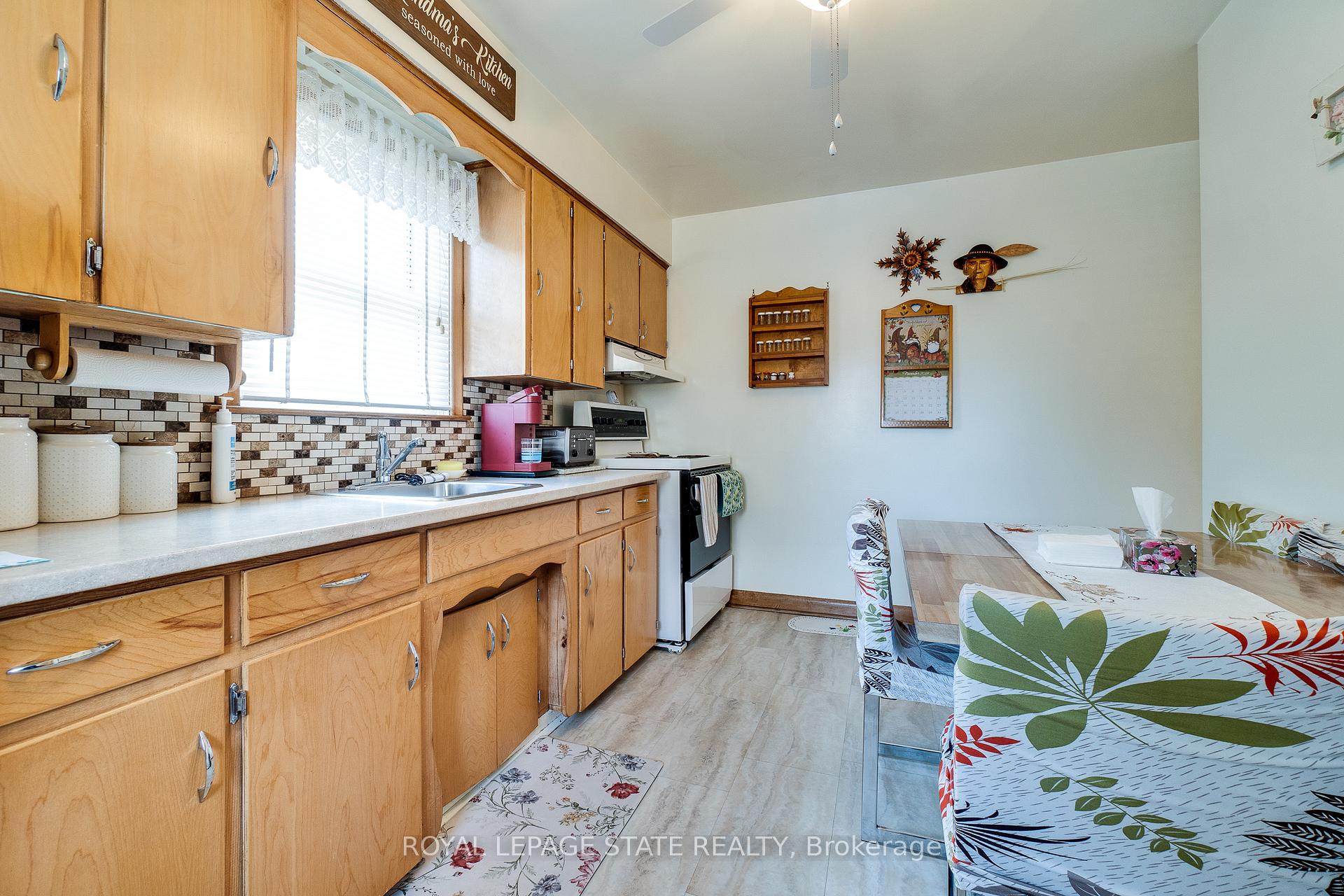 Photo 17 of 1211 Homewood Drive, Burlington, Mountainside — HOMEH