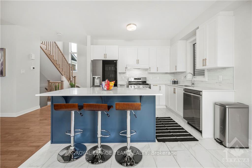 Photo 5 of 241 Appalachian Circle, Ottawa, Barrhaven - Half Moon Bay — HOMEH
