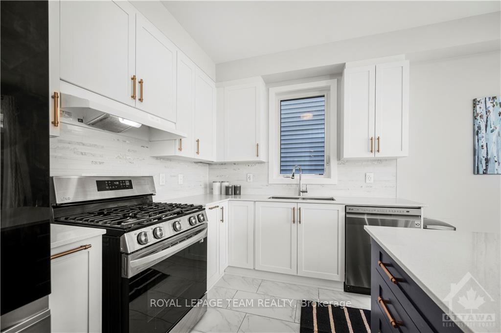 Photo 6 of 241 Appalachian Circle, Ottawa, Barrhaven - Half Moon Bay — HOMEH