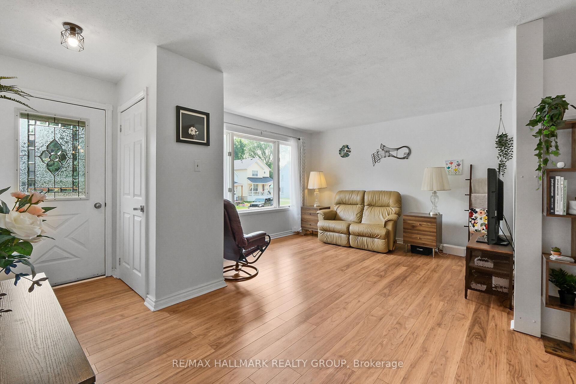 Photo 5 of 175 King Street, Carleton Place — HOMEH