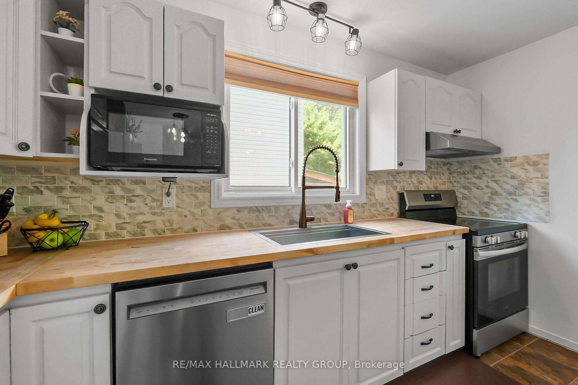 Photo 11 of 175 King Street, Carleton Place — HOMEH