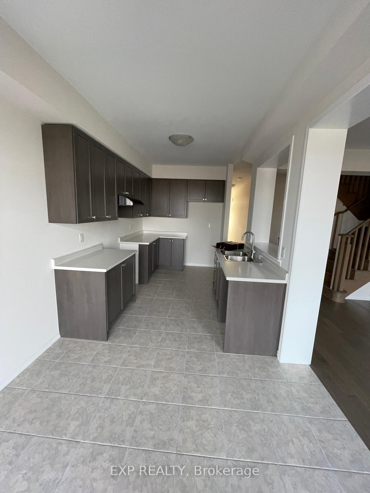 Photo 3 of 46 Witteveen Drive, Brant, Brantford Twp — HOMEH