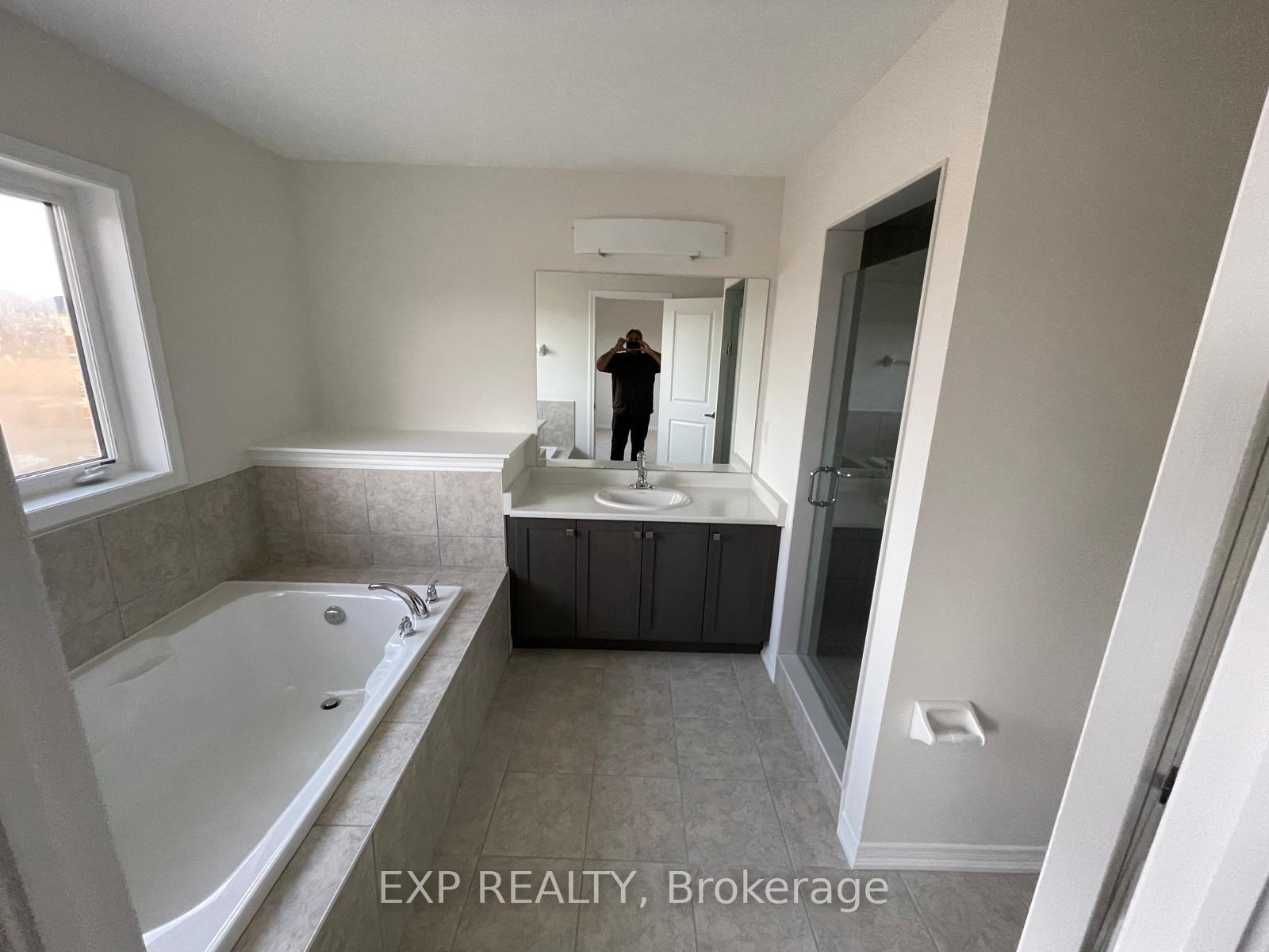 Photo 9 of 46 Witteveen Drive, Brant, Brantford Twp — HOMEH