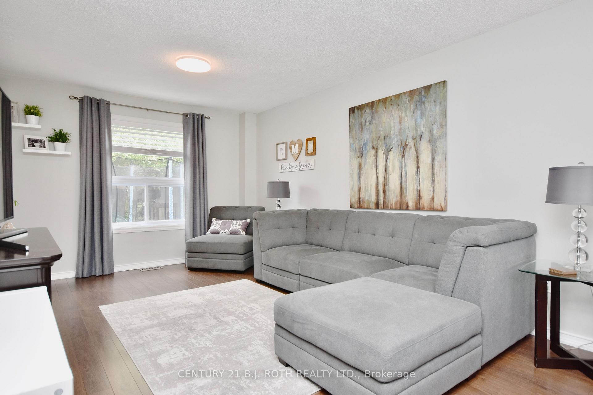Photo 7 of 46 Mcveigh Drive, Barrie, Northwest — HOMEH