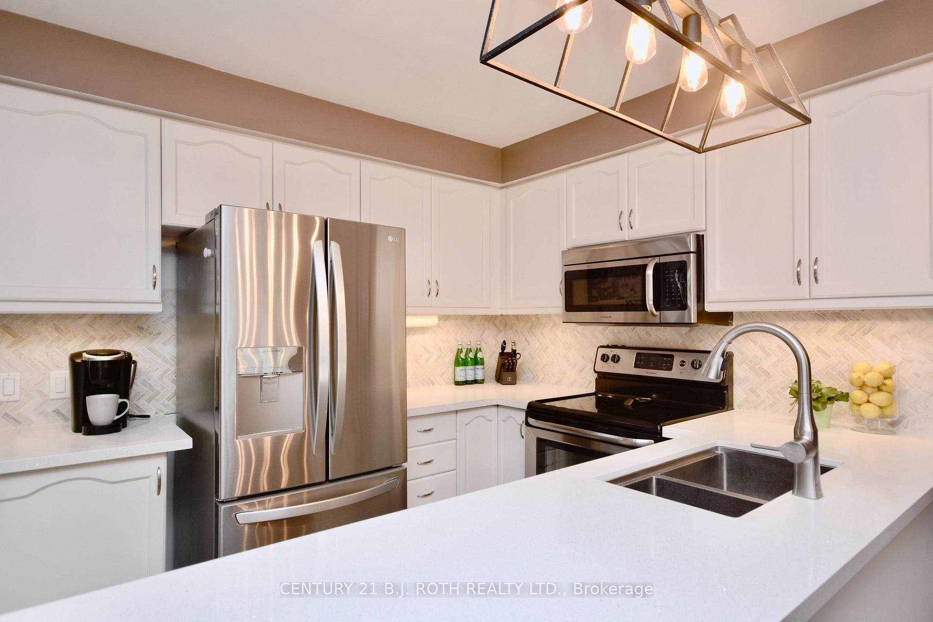 Photo 12 of 46 Mcveigh Drive, Barrie, Northwest — HOMEH
