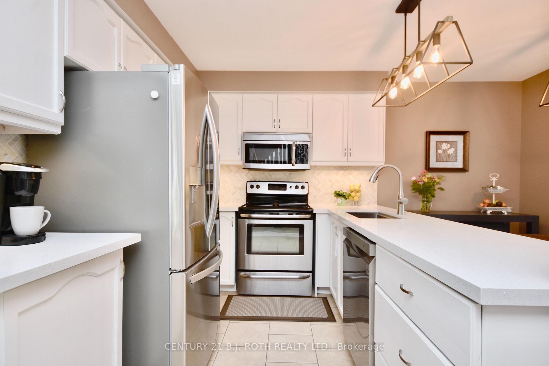 Photo 13 of 46 Mcveigh Drive, Barrie, Northwest — HOMEH