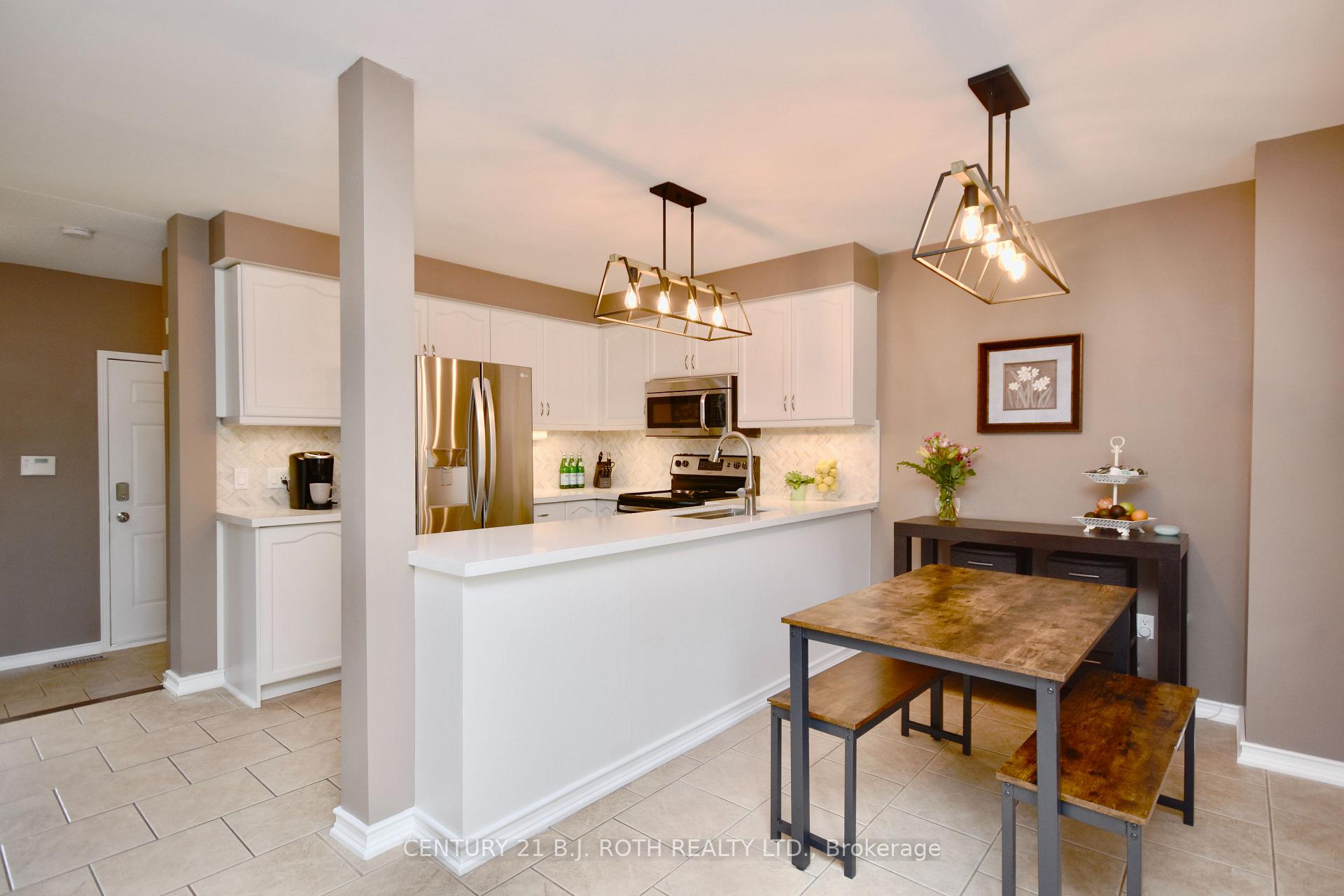 Photo 17 of 46 Mcveigh Drive, Barrie, Northwest — HOMEH