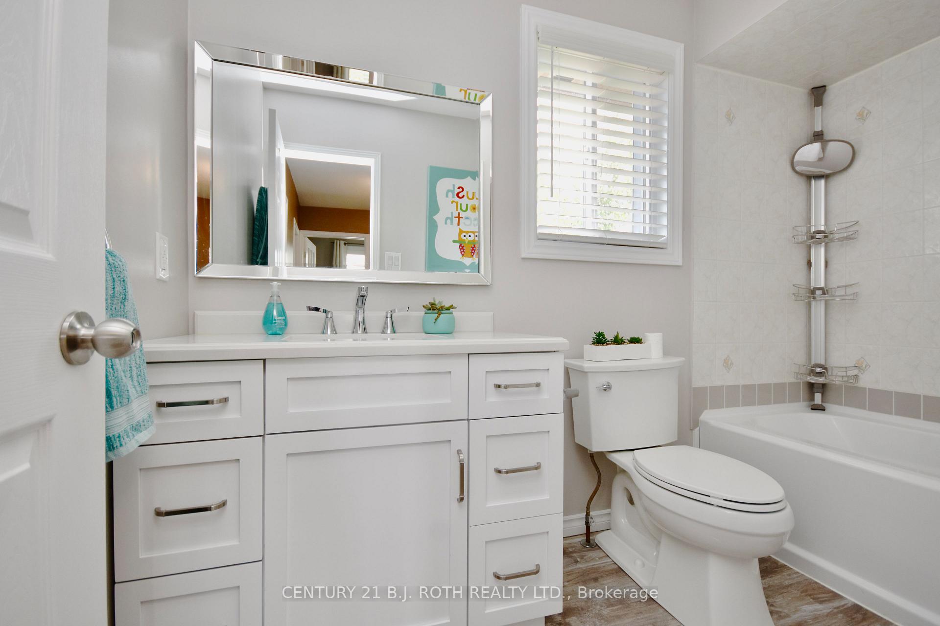 Photo 24 of 46 Mcveigh Drive, Barrie, Northwest — HOMEH