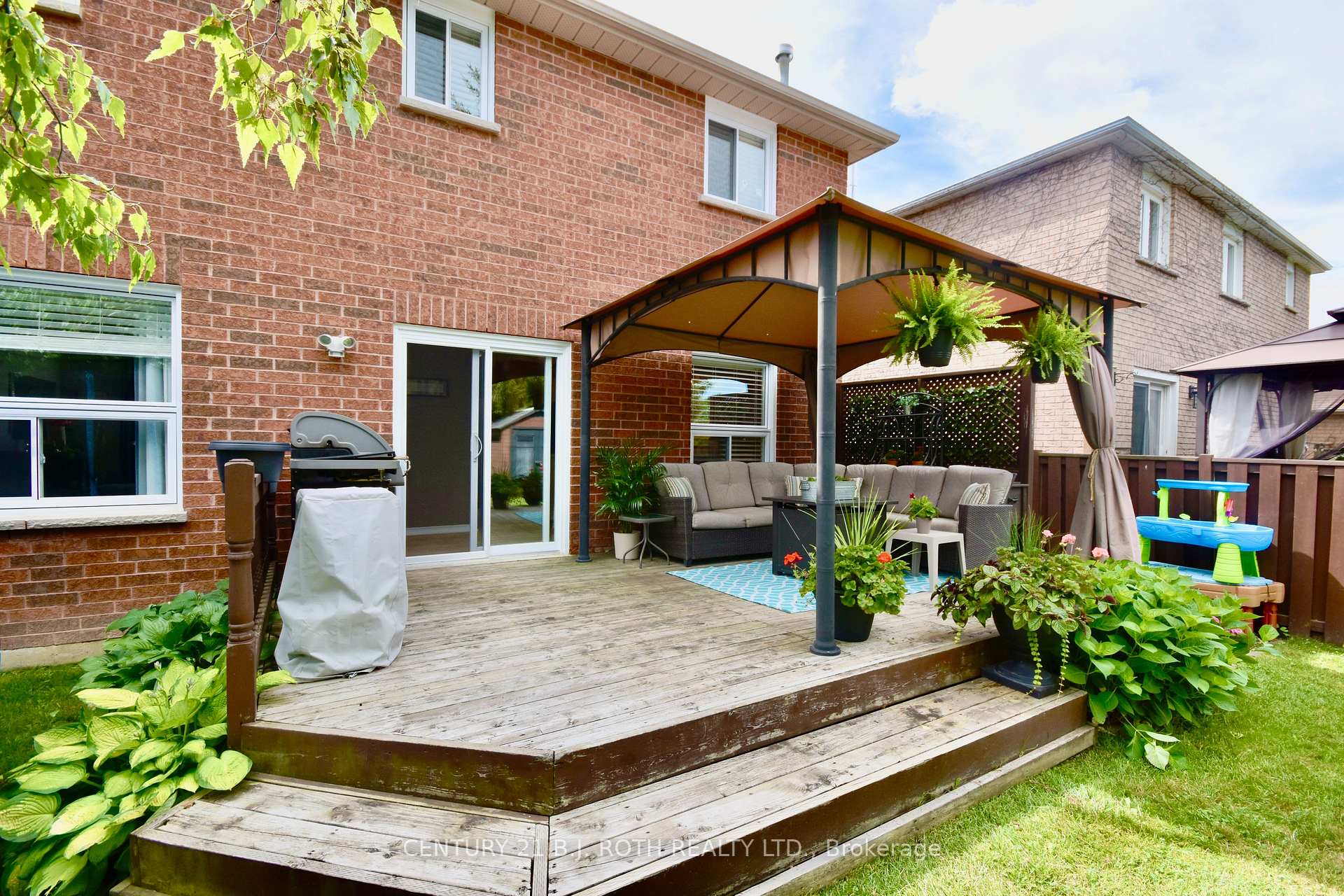 Photo 32 of 46 Mcveigh Drive, Barrie, Northwest — HOMEH