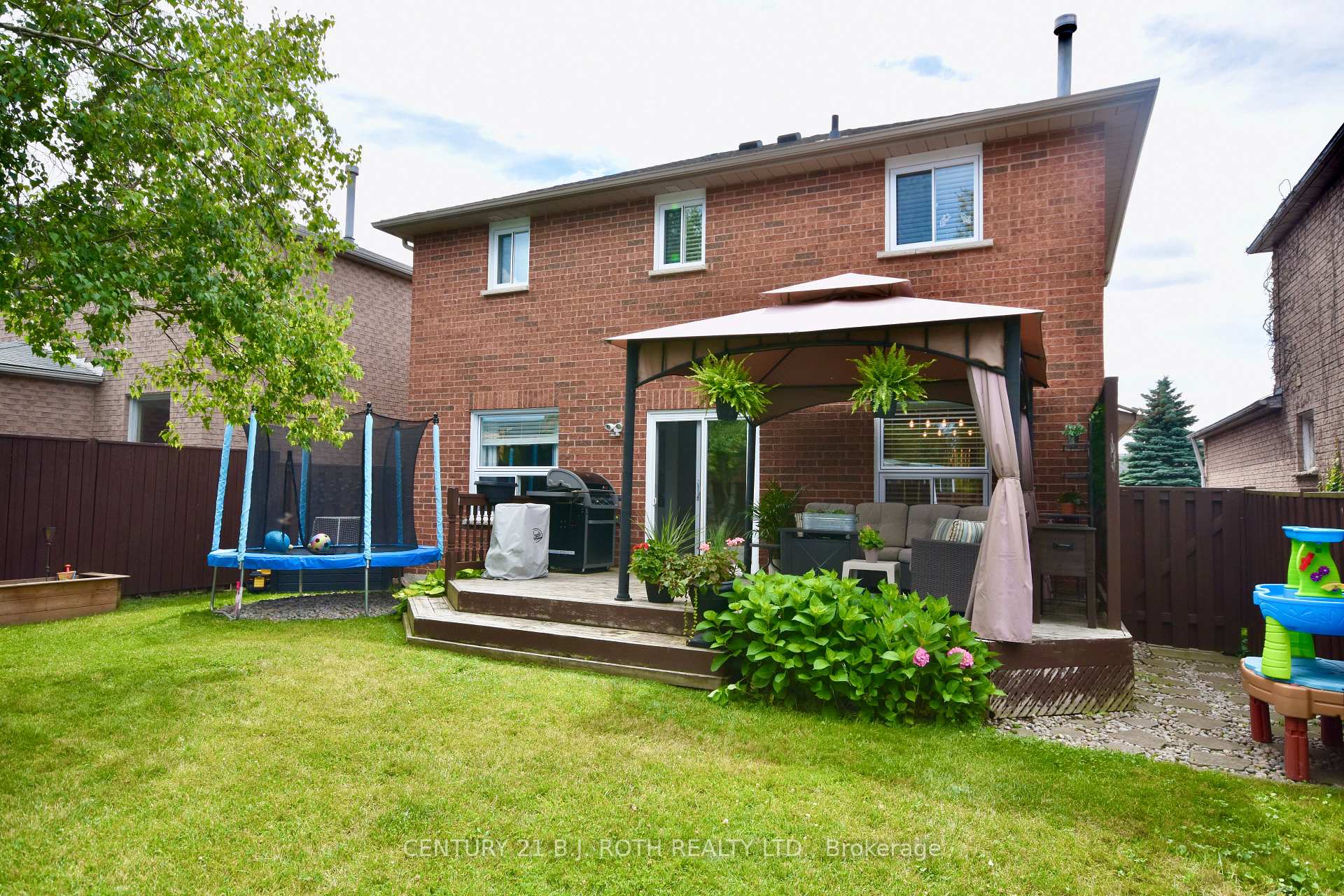 Photo 35 of 46 Mcveigh Drive, Barrie, Northwest — HOMEH