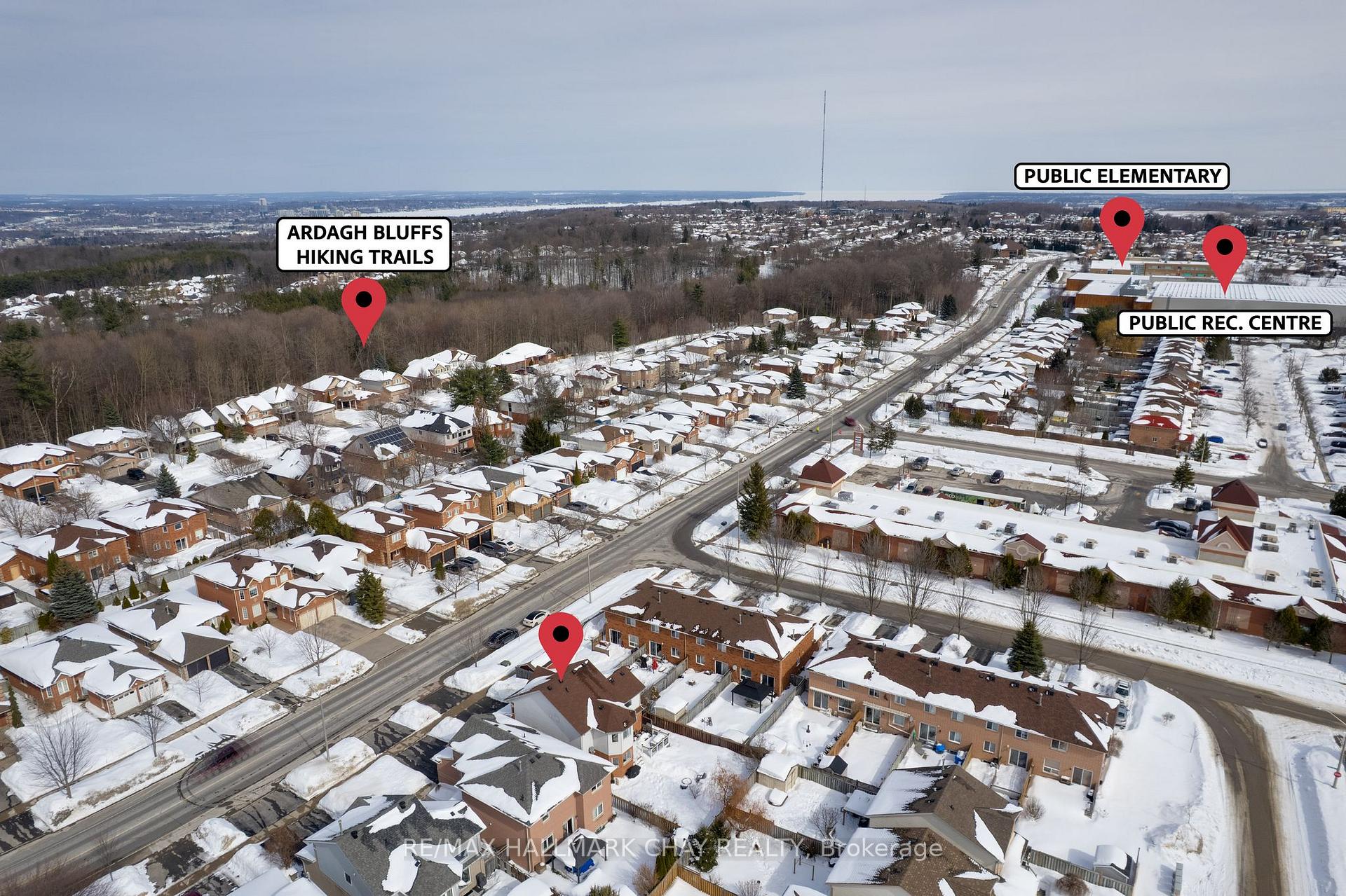 Photo 2 of 231 Mapleton Avenue, Barrie, Holly — HOMEH