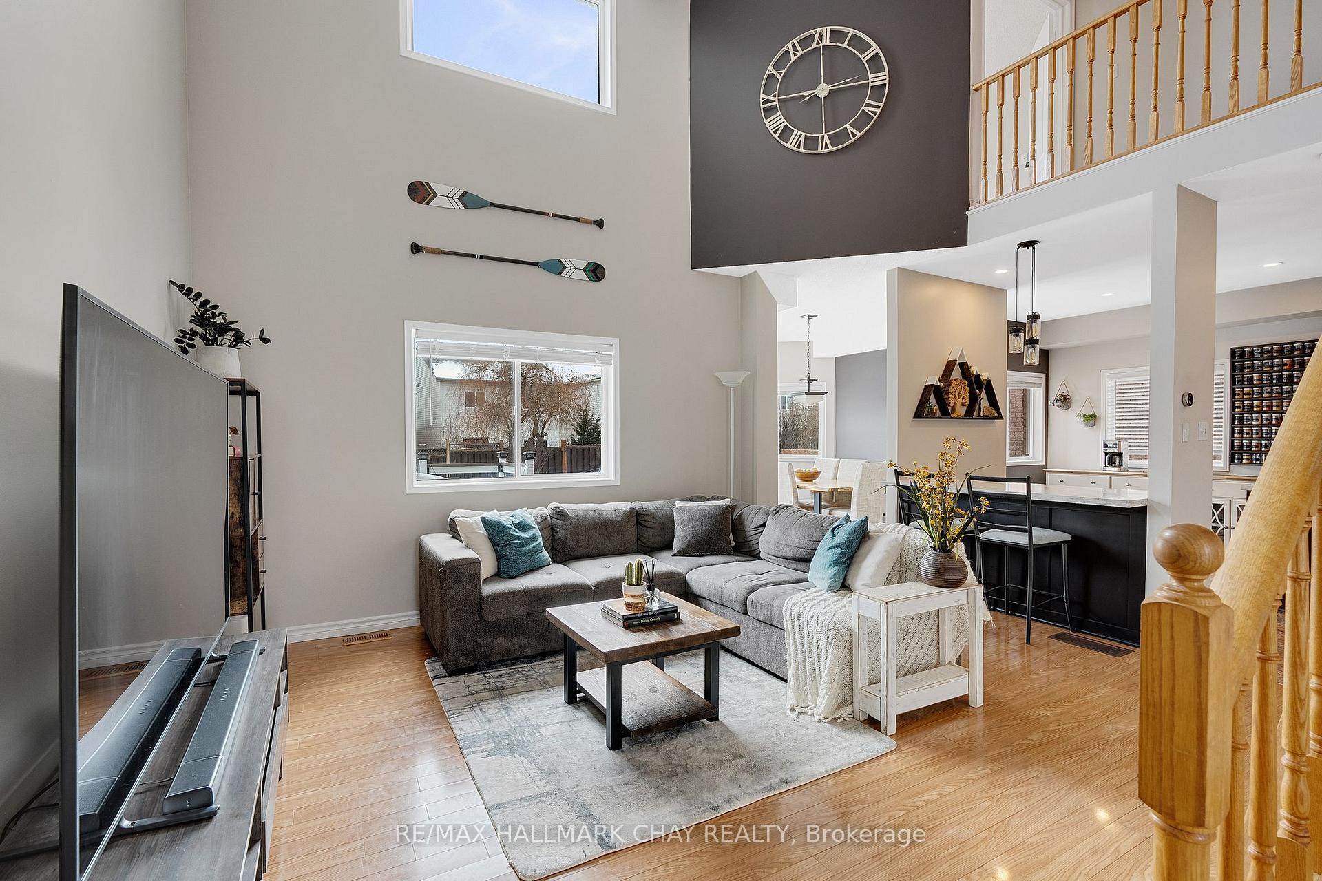 Photo 3 of 231 Mapleton Avenue, Barrie, Holly — HOMEH