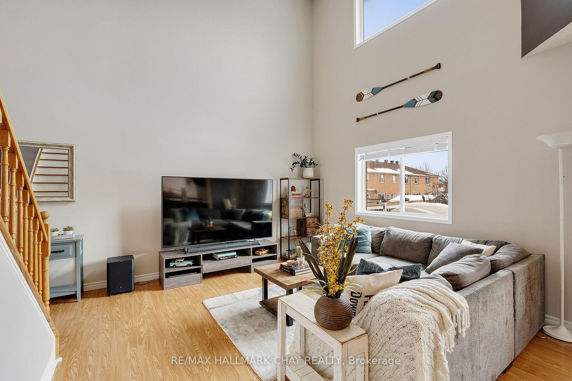 Photo 4 of 231 Mapleton Avenue, Barrie, Holly — HOMEH