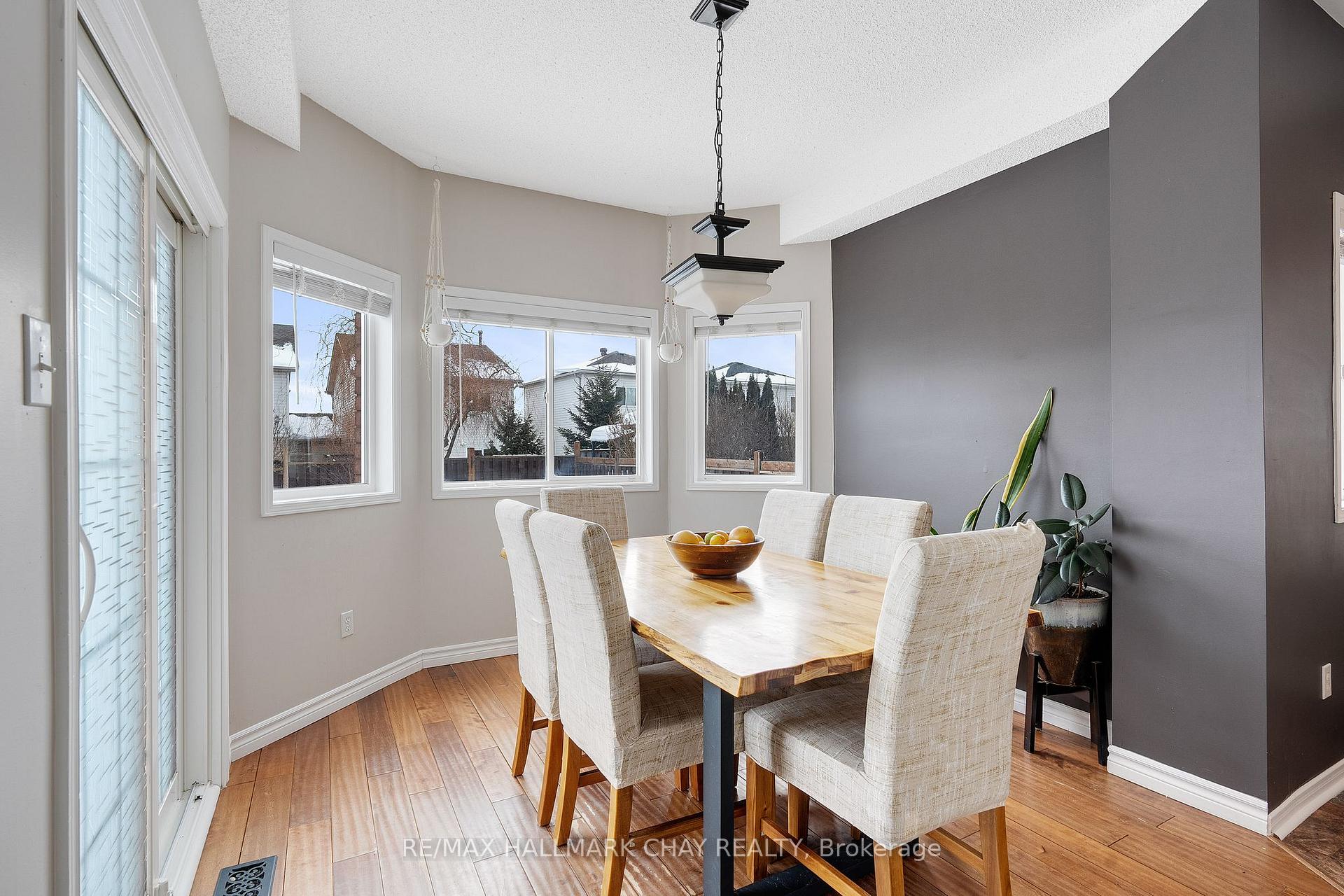 Photo 11 of 231 Mapleton Avenue, Barrie, Holly — HOMEH