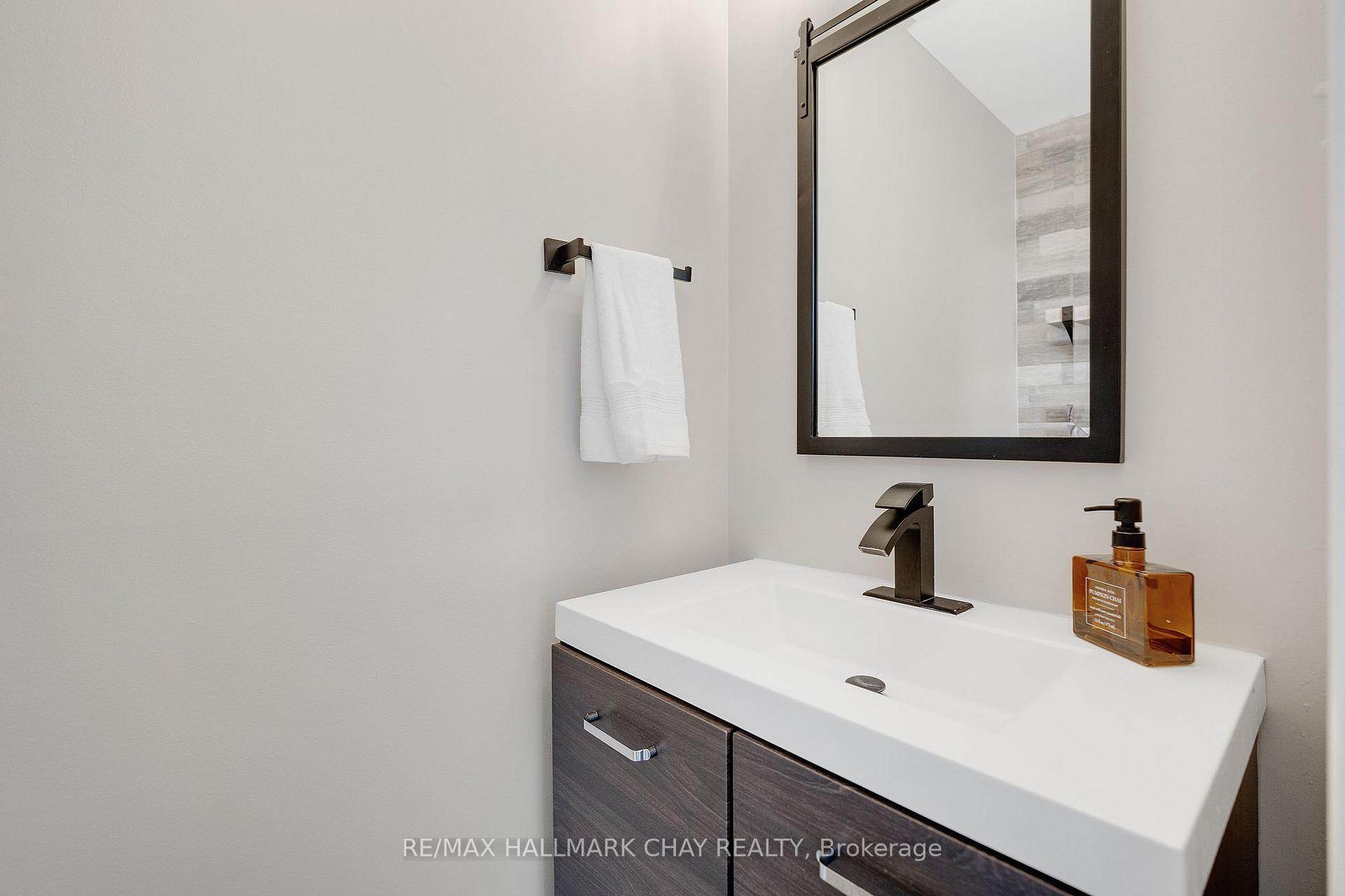 Photo 12 of 231 Mapleton Avenue, Barrie, Holly — HOMEH