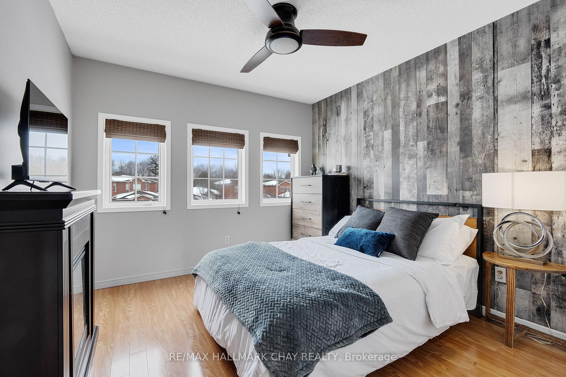 Photo 15 of 231 Mapleton Avenue, Barrie, Holly — HOMEH