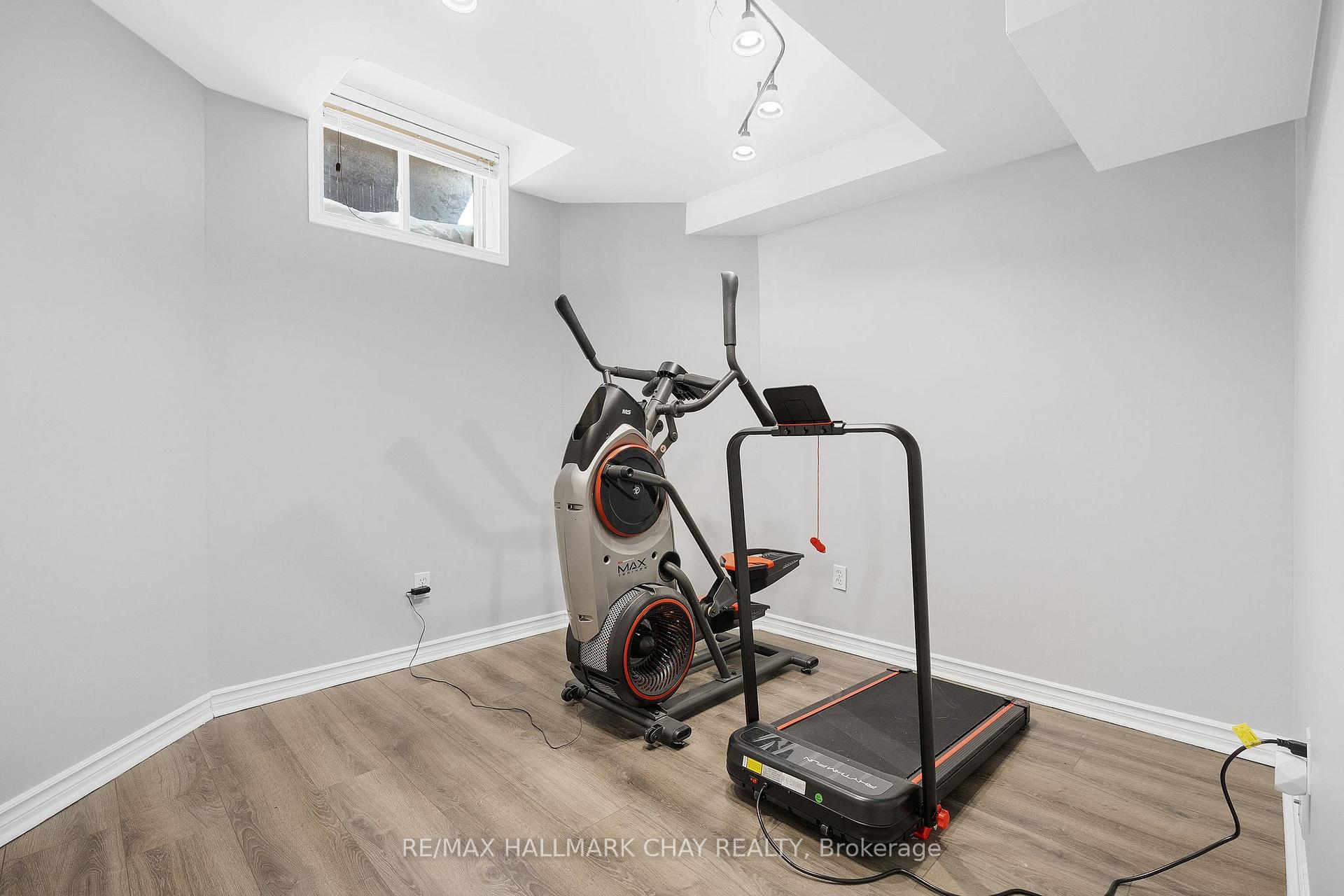 Photo 21 of 231 Mapleton Avenue, Barrie, Holly — HOMEH