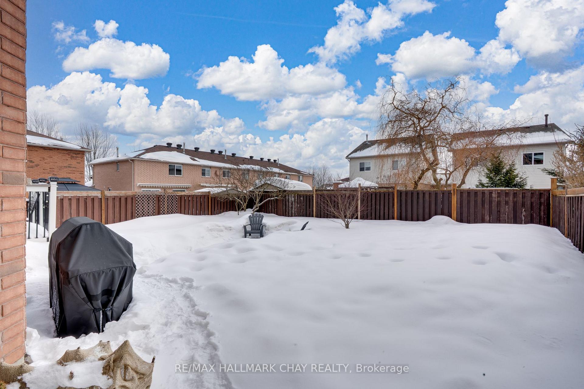 Photo 23 of 231 Mapleton Avenue, Barrie, Holly — HOMEH