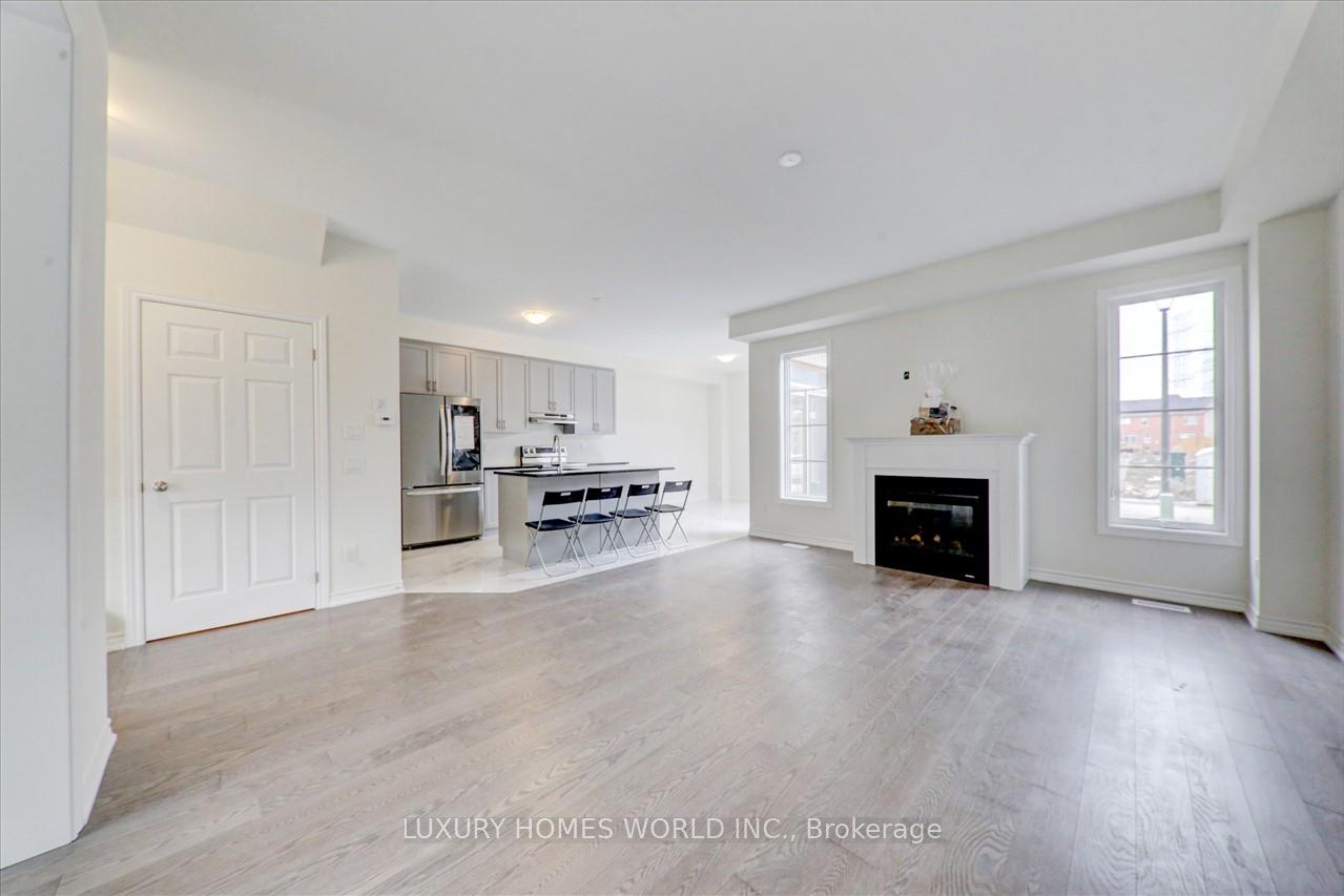 Photo 9 of 8 Clutterbuck Lane, Ajax, Northwest Ajax — HOMEH