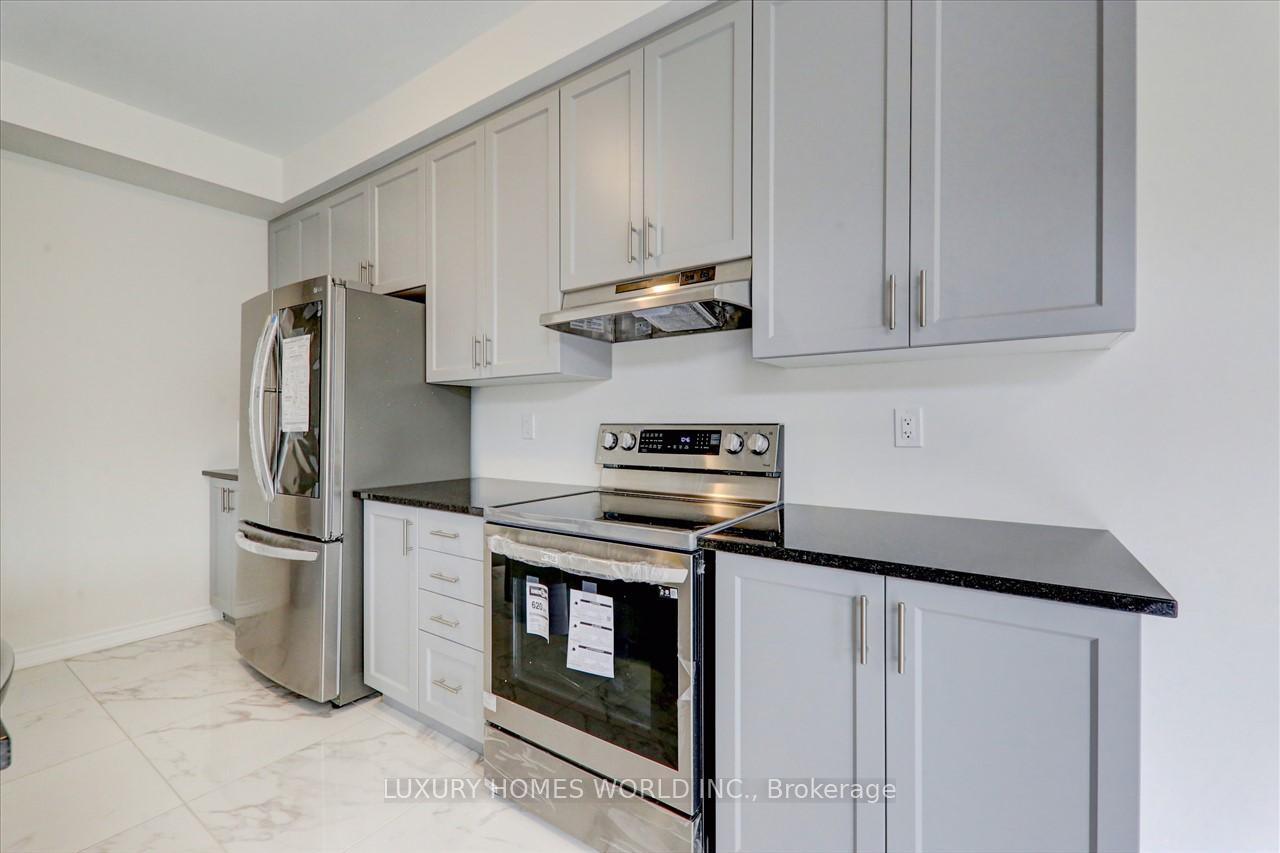 Photo 12 of 8 Clutterbuck Lane, Ajax, Northwest Ajax — HOMEH