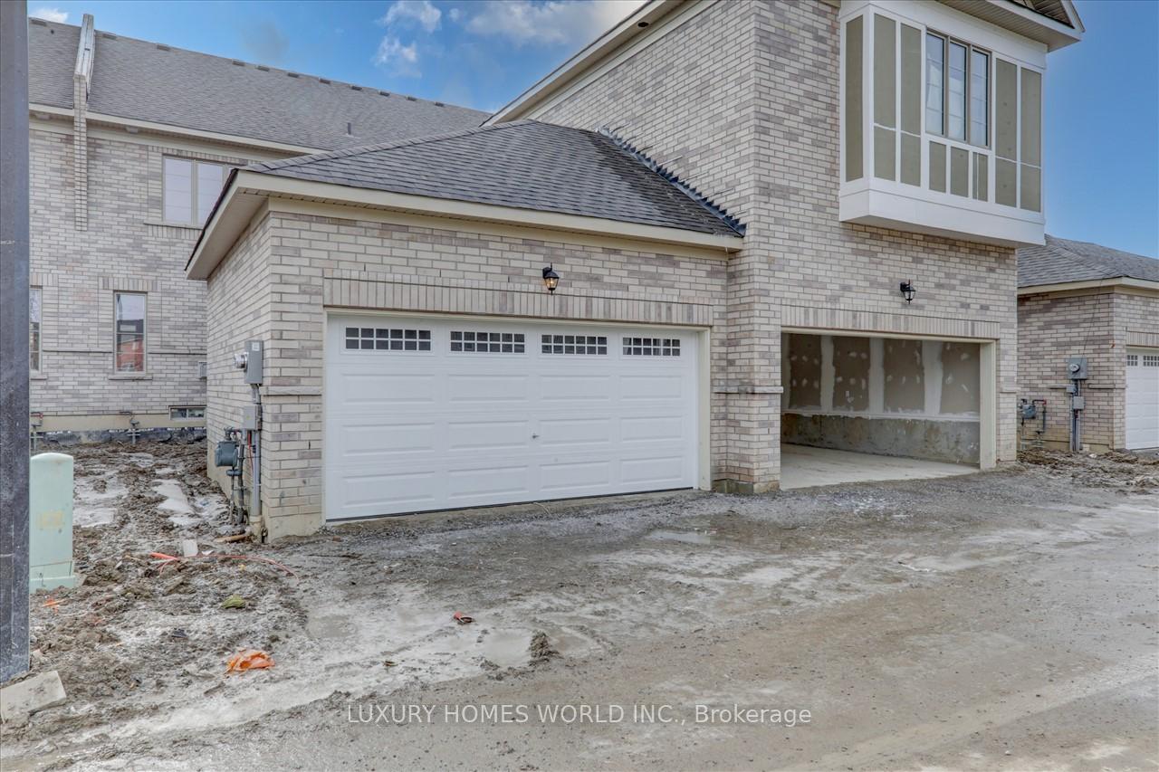 Photo 30 of 8 Clutterbuck Lane, Ajax, Northwest Ajax — HOMEH
