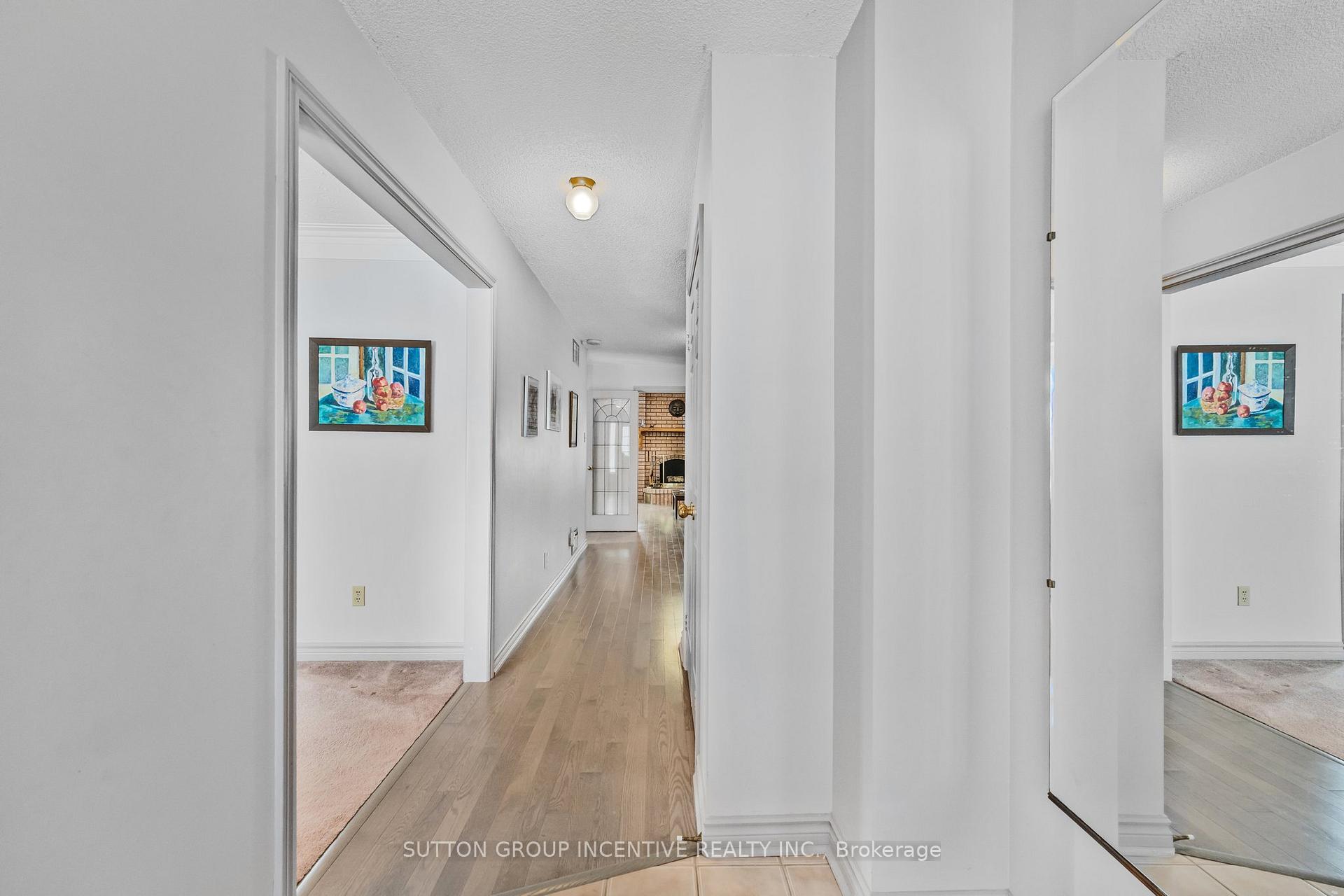 Photo 4 of 314 Leacock Drive, Barrie, Letitia Heights — HOMEH