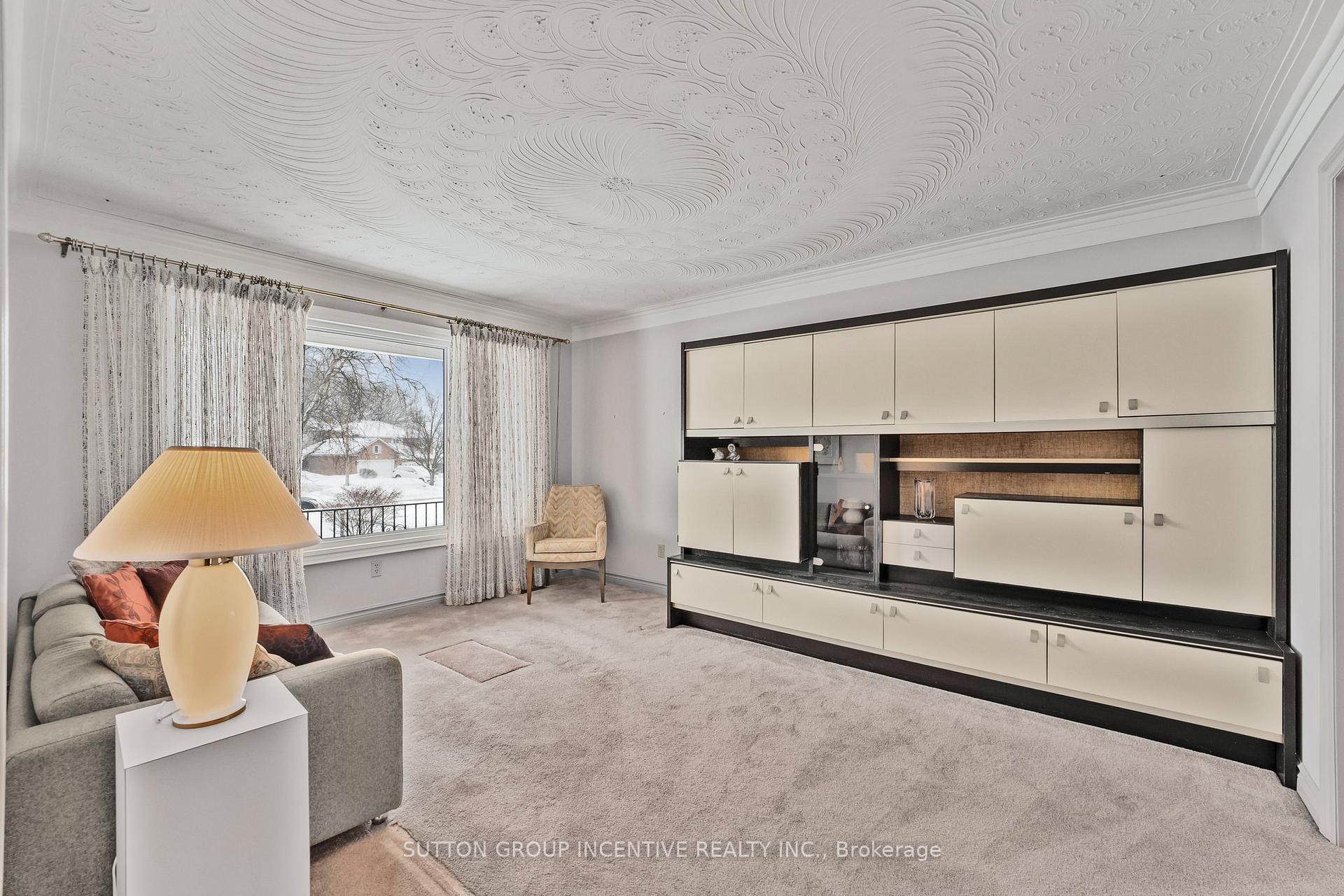 Photo 6 of 314 Leacock Drive, Barrie, Letitia Heights — HOMEH