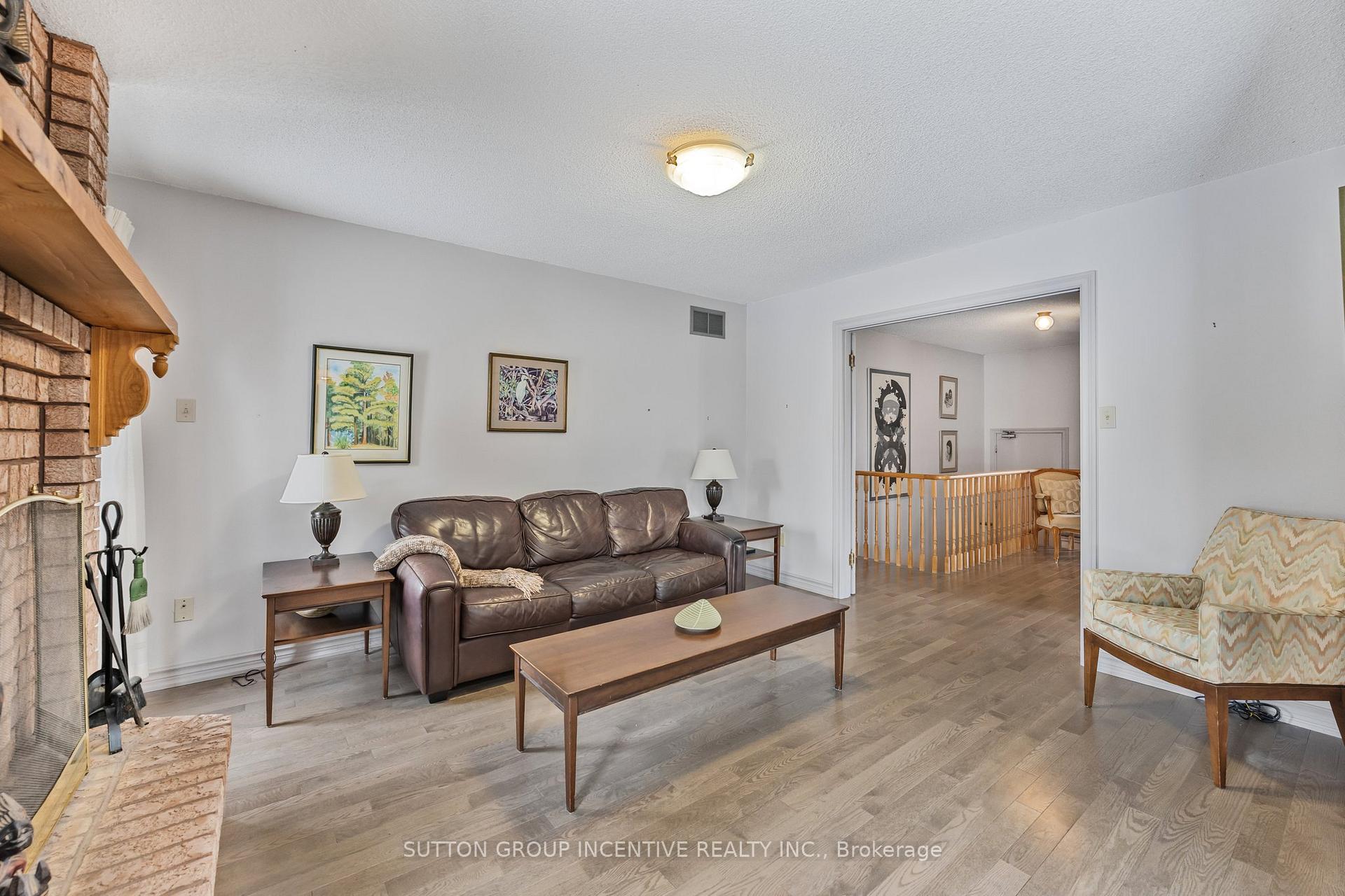 Photo 16 of 314 Leacock Drive, Barrie, Letitia Heights — HOMEH
