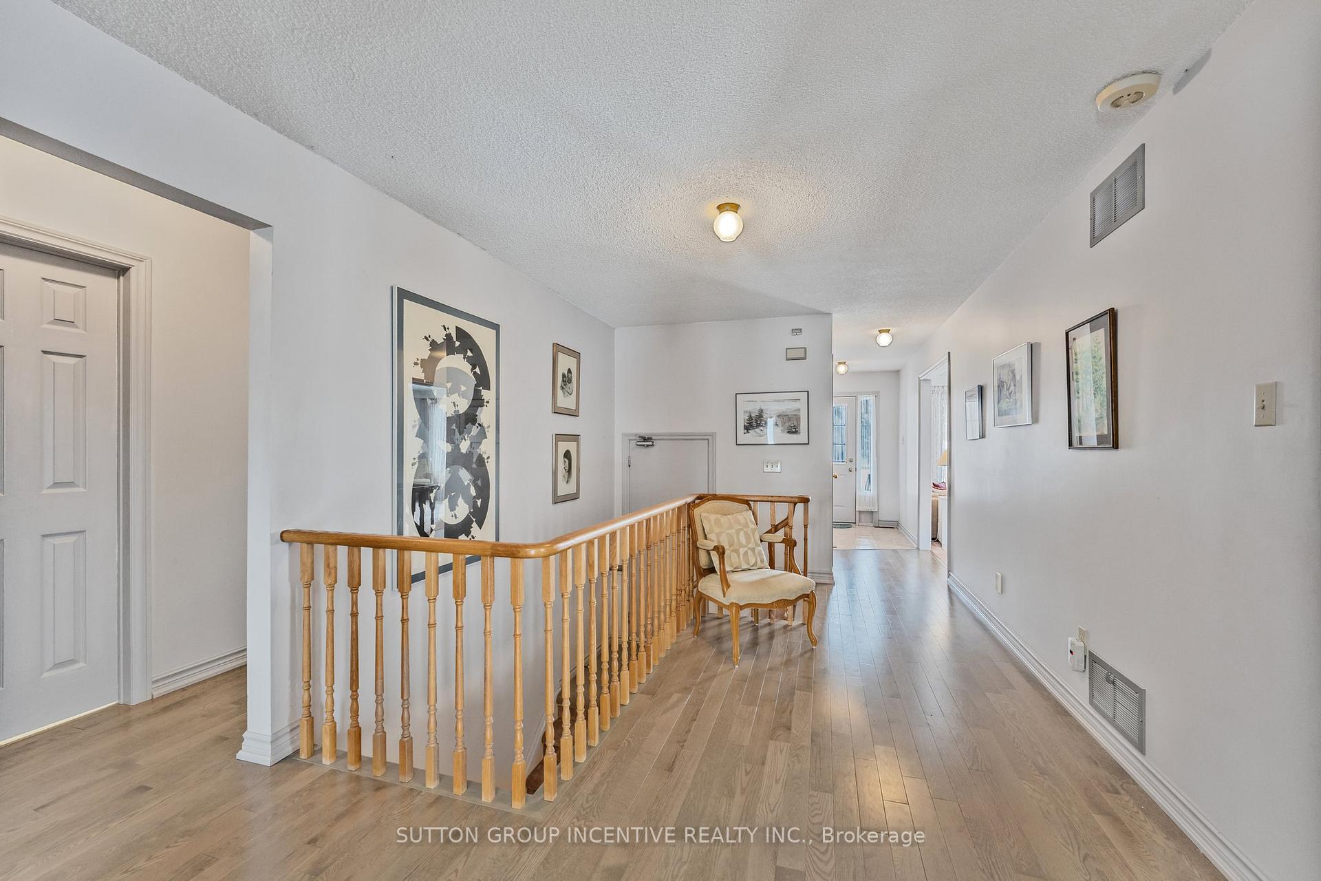 Photo 17 of 314 Leacock Drive, Barrie, Letitia Heights — HOMEH
