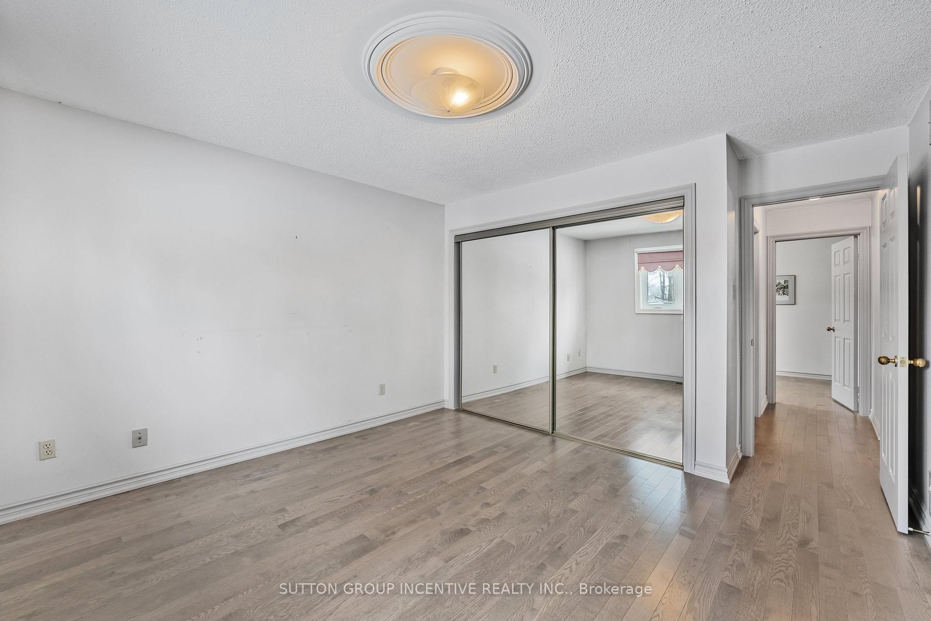 Photo 19 of 314 Leacock Drive, Barrie, Letitia Heights — HOMEH