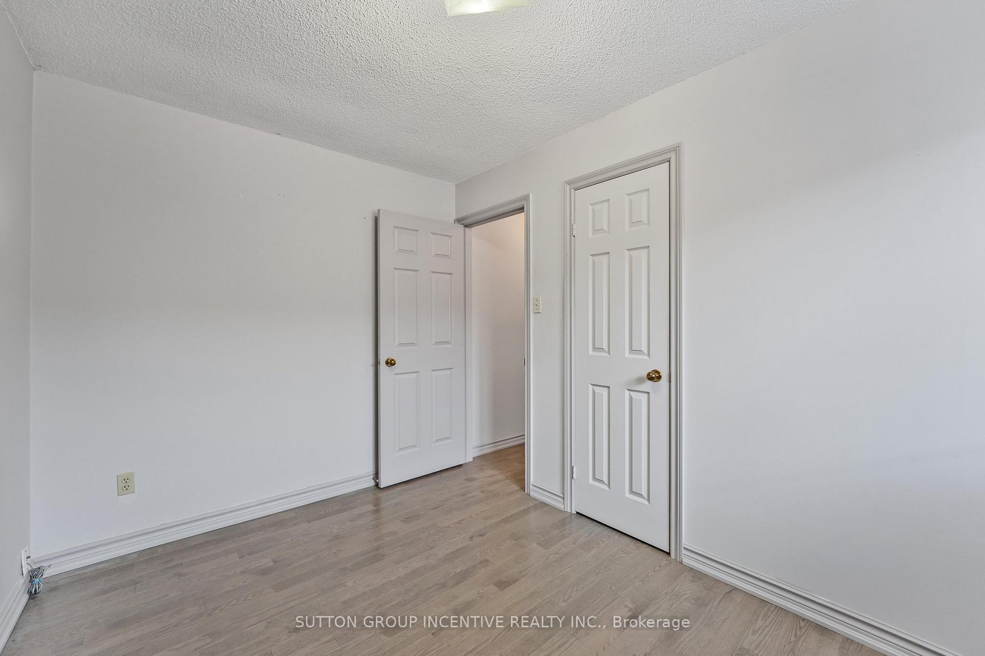 Photo 22 of 314 Leacock Drive, Barrie, Letitia Heights — HOMEH