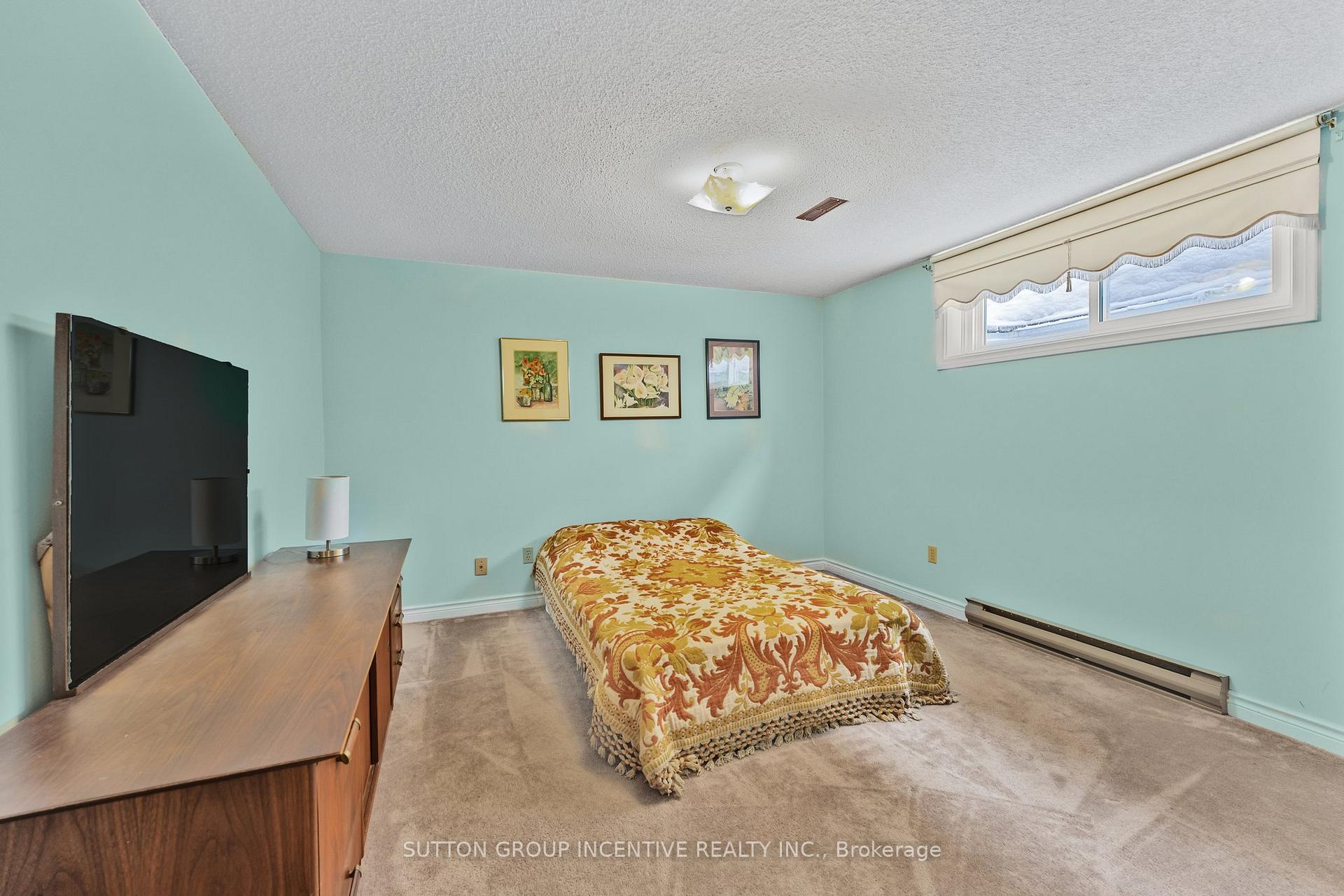 Photo 30 of 314 Leacock Drive, Barrie, Letitia Heights — HOMEH