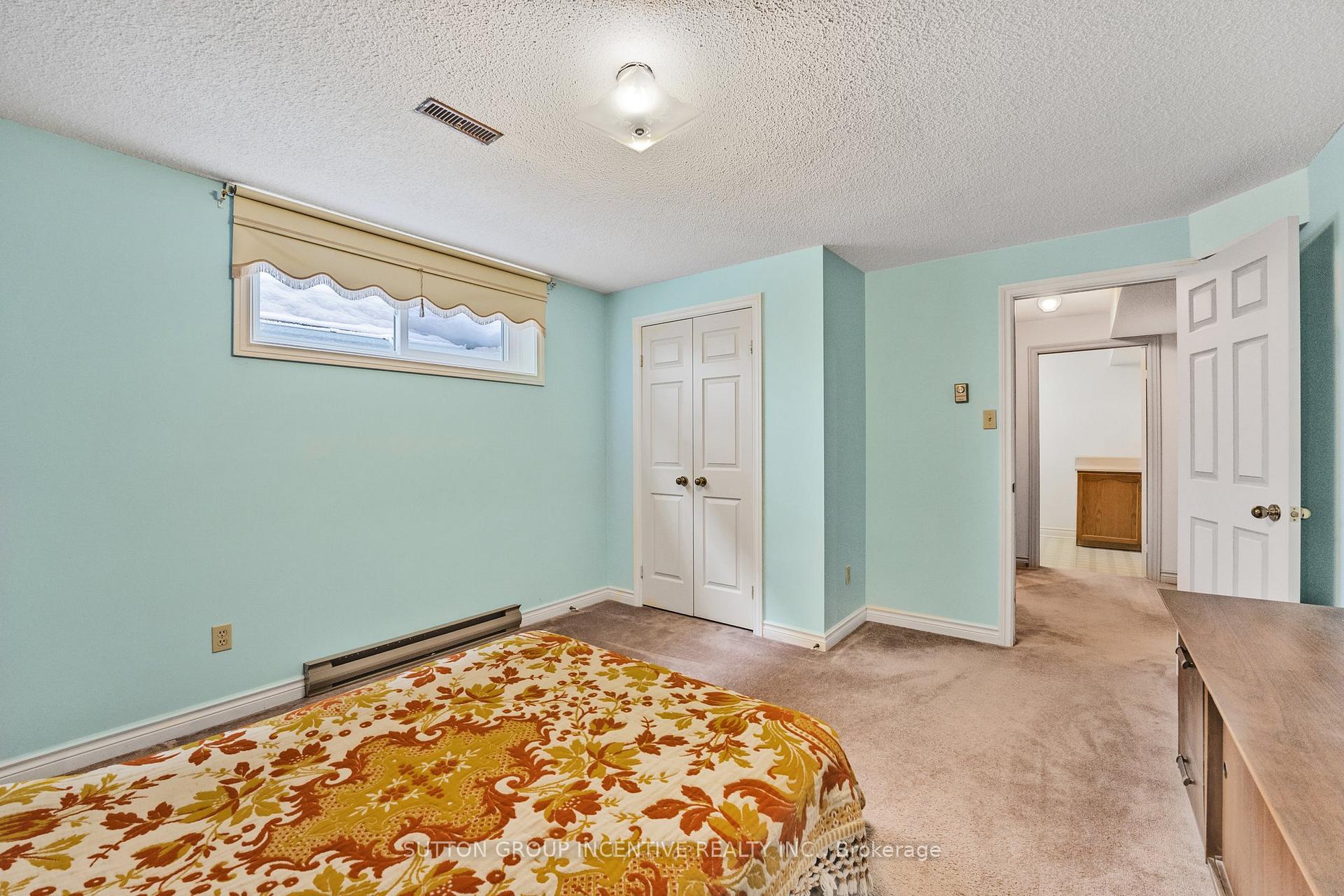 Photo 31 of 314 Leacock Drive, Barrie, Letitia Heights — HOMEH