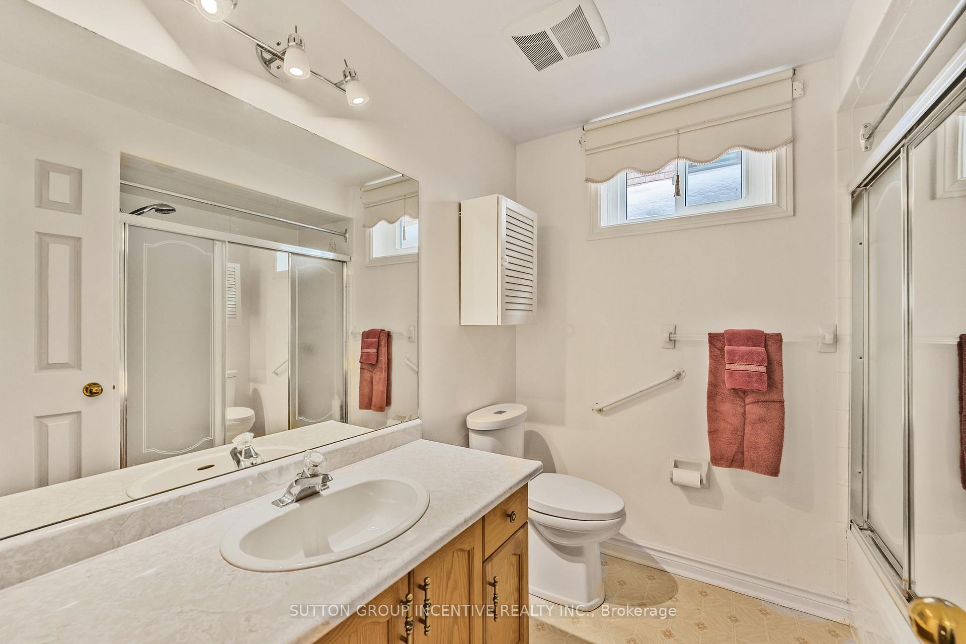Photo 32 of 314 Leacock Drive, Barrie, Letitia Heights — HOMEH