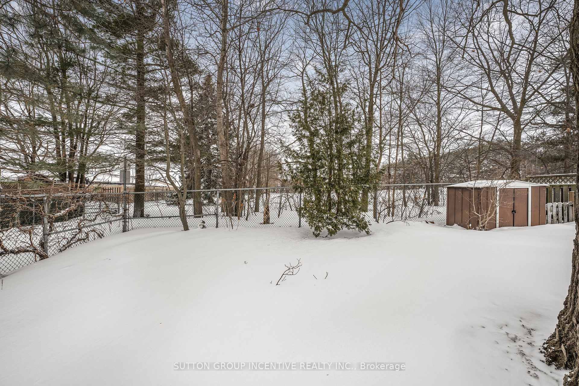 Photo 36 of 314 Leacock Drive, Barrie, Letitia Heights — HOMEH