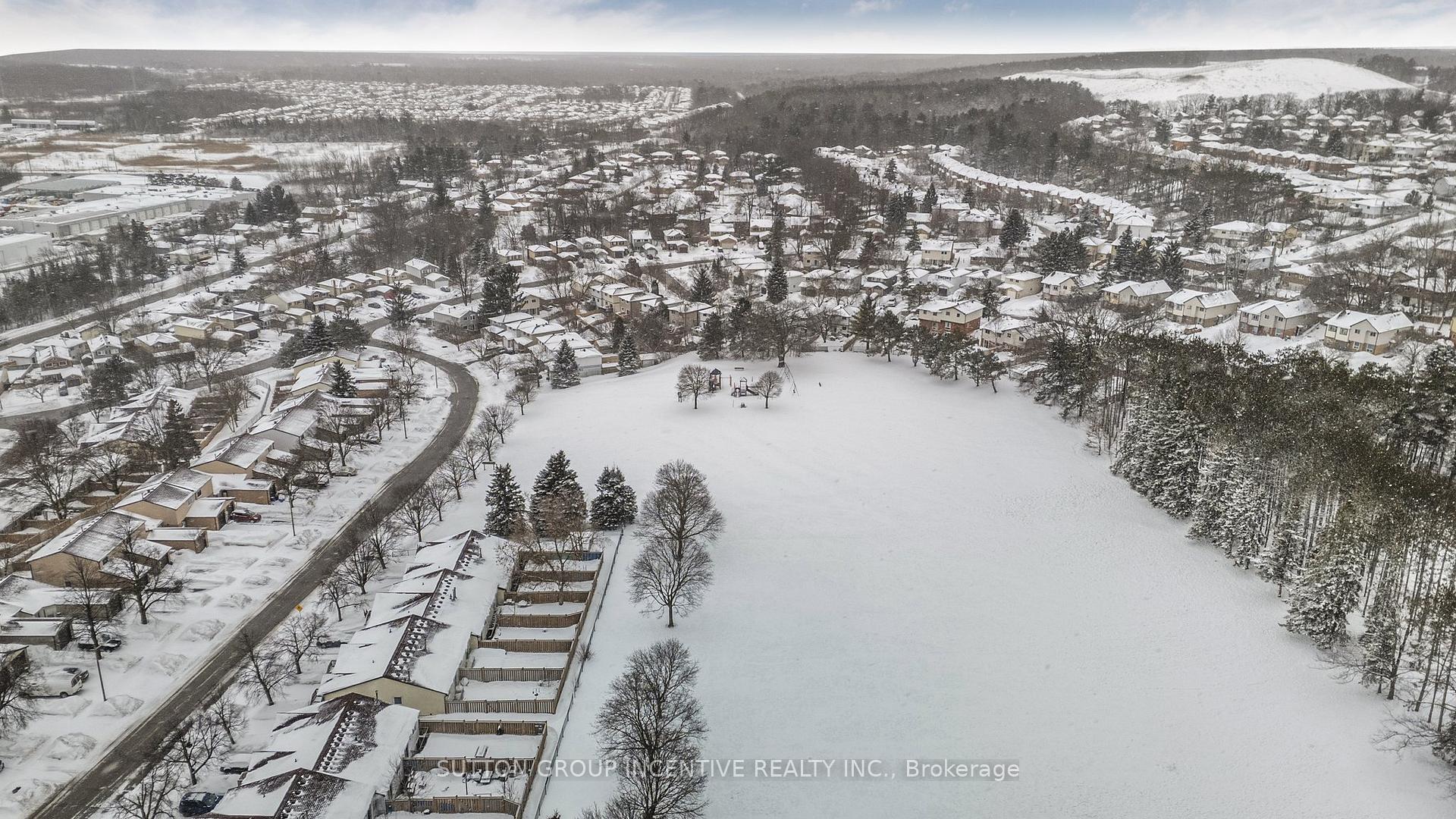 Photo 38 of 314 Leacock Drive, Barrie, Letitia Heights — HOMEH