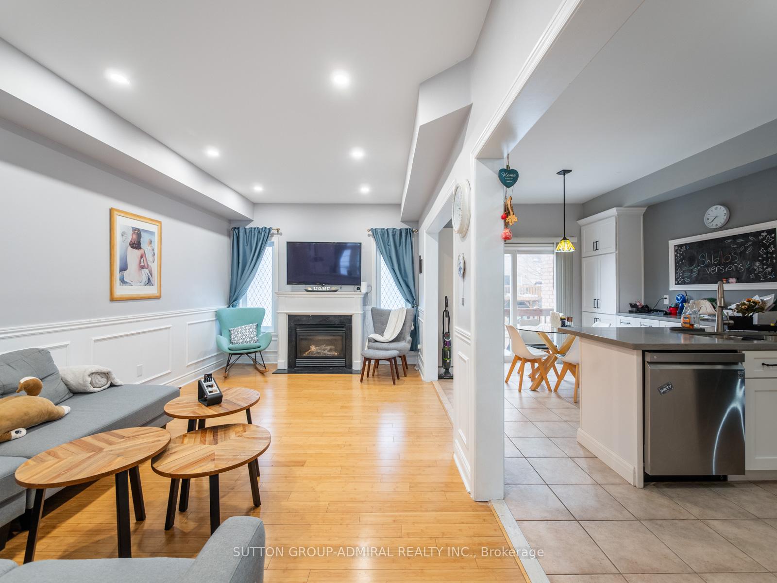 Photo 7 of 45 Honeywood Road, Vaughan, Patterson — HOMEH