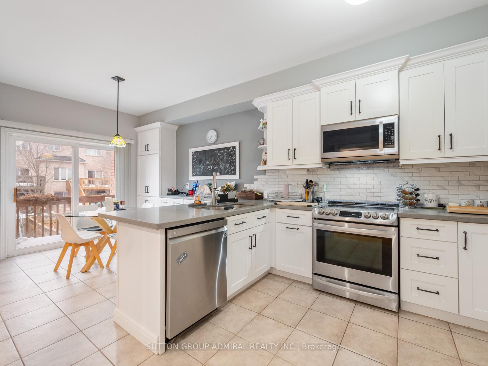 Photo 12 of 45 Honeywood Road, Vaughan, Patterson — HOMEH