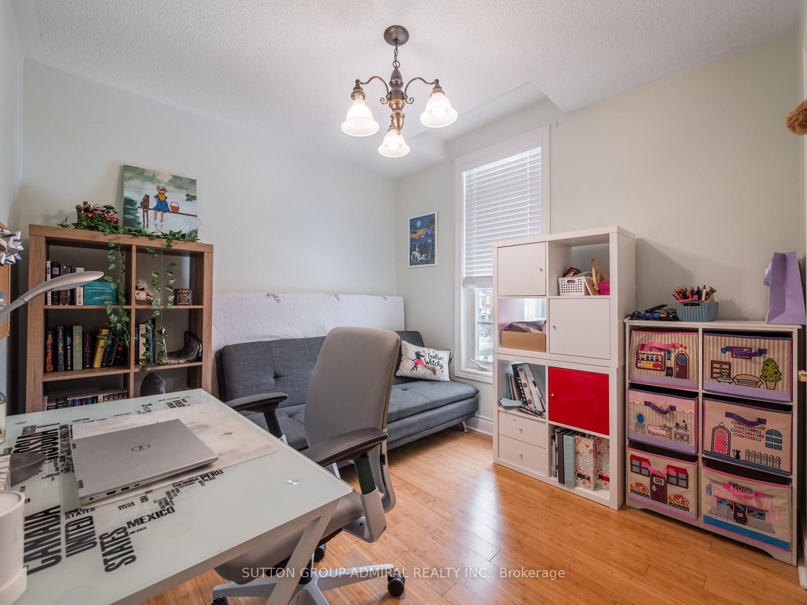 Photo 18 of 45 Honeywood Road, Vaughan, Patterson — HOMEH
