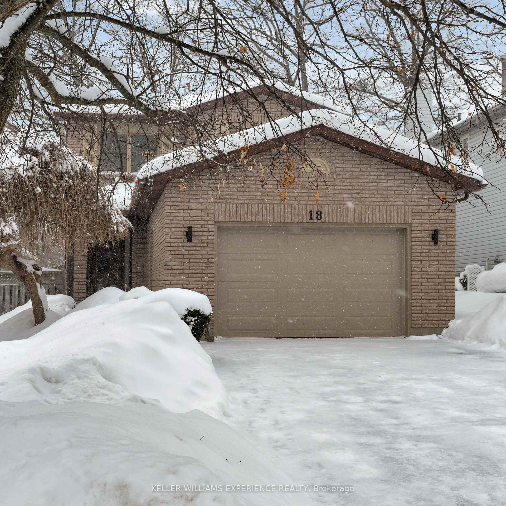 Photo 1 of 18 Carr Drive, Barrie, Letitia Heights — HOMEH