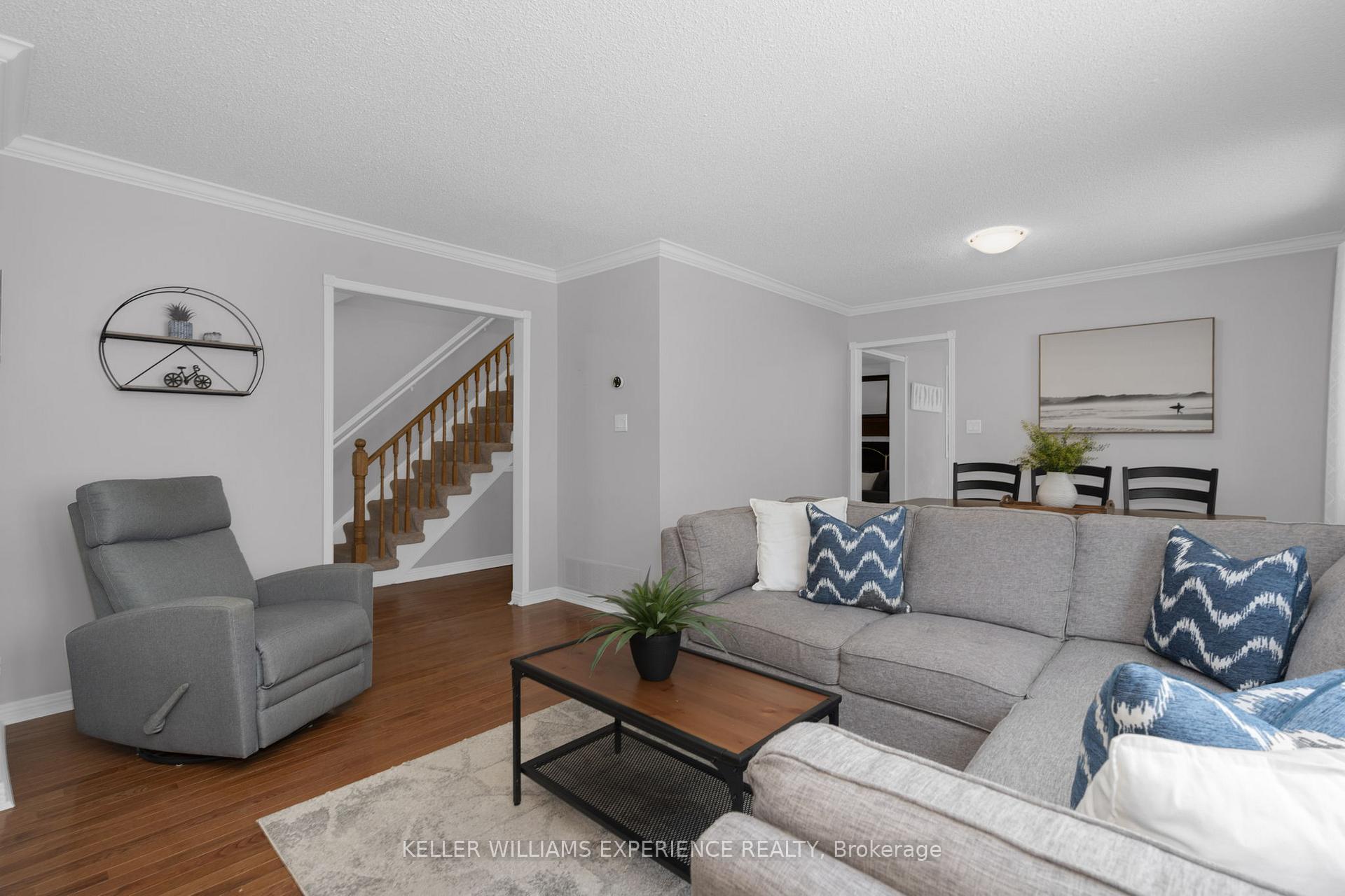 Photo 4 of 18 Carr Drive, Barrie, Letitia Heights — HOMEH