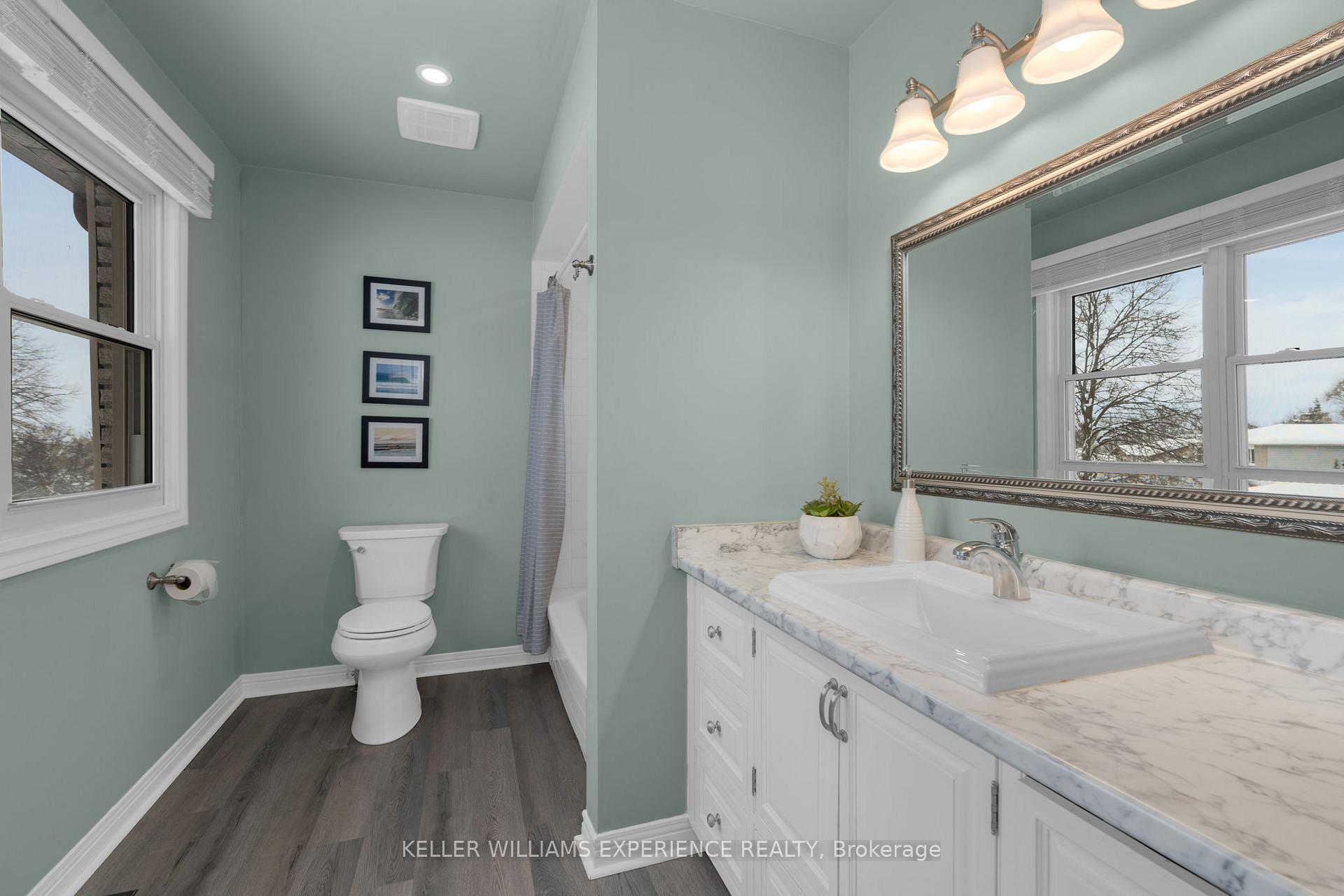 Photo 13 of 18 Carr Drive, Barrie, Letitia Heights — HOMEH