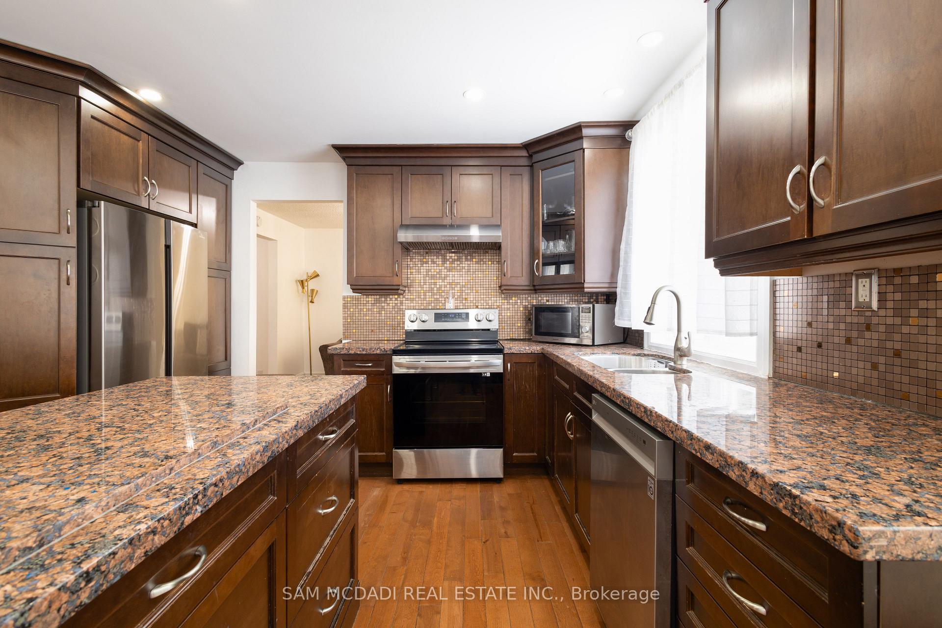 Photo 10 of 855 Jerseyville Road W, Hamilton, Rural Ancaster — HOMEH