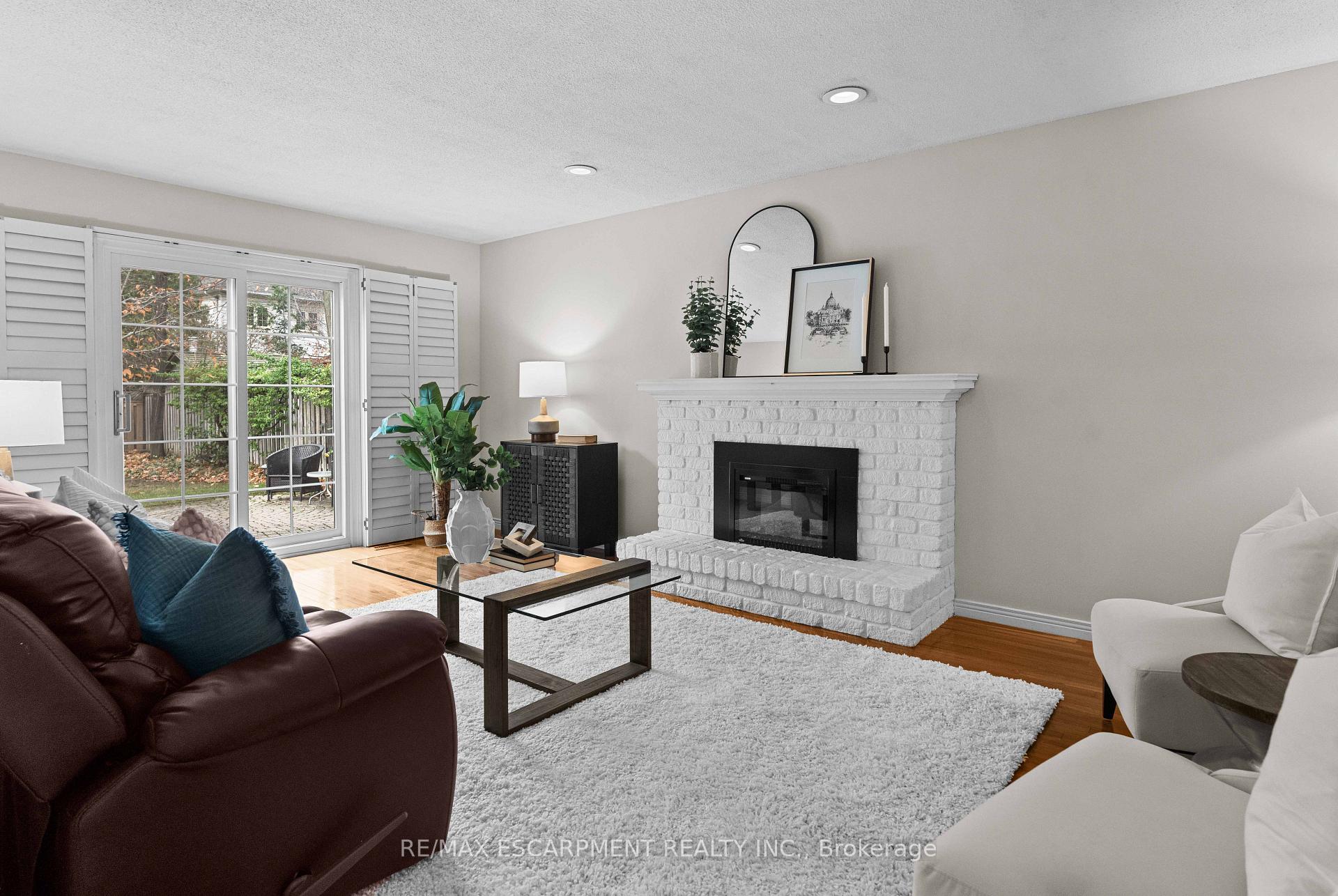 Photo 6 of 2068 Pipers Court, Burlington, Rose — HOMEH