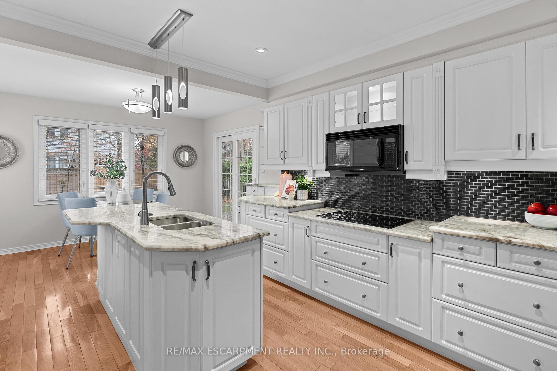 Photo 13 of 2068 Pipers Court, Burlington, Rose — HOMEH