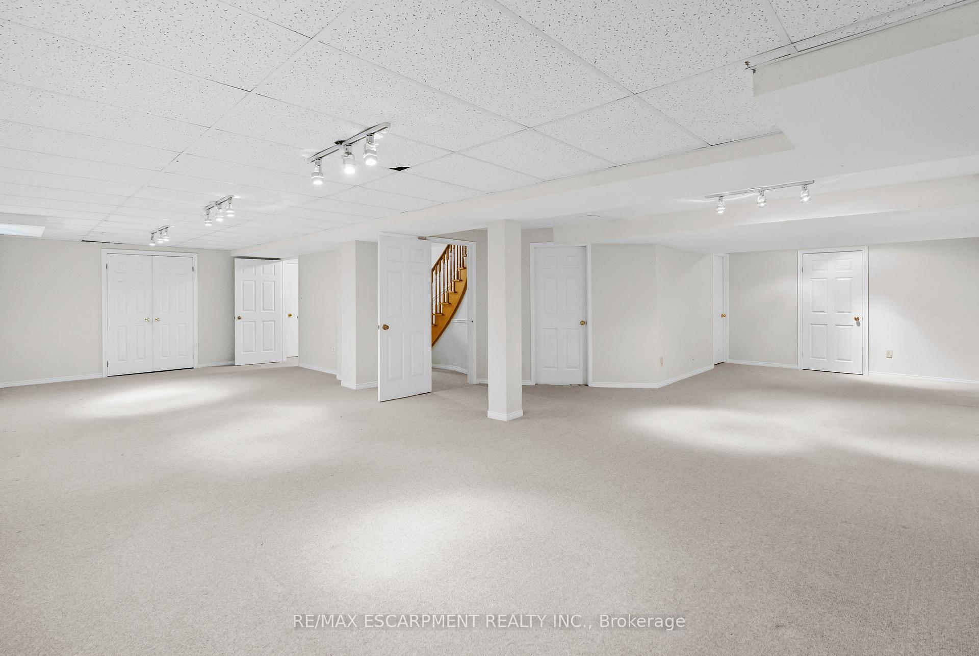 Photo 27 of 2068 Pipers Court, Burlington, Rose — HOMEH